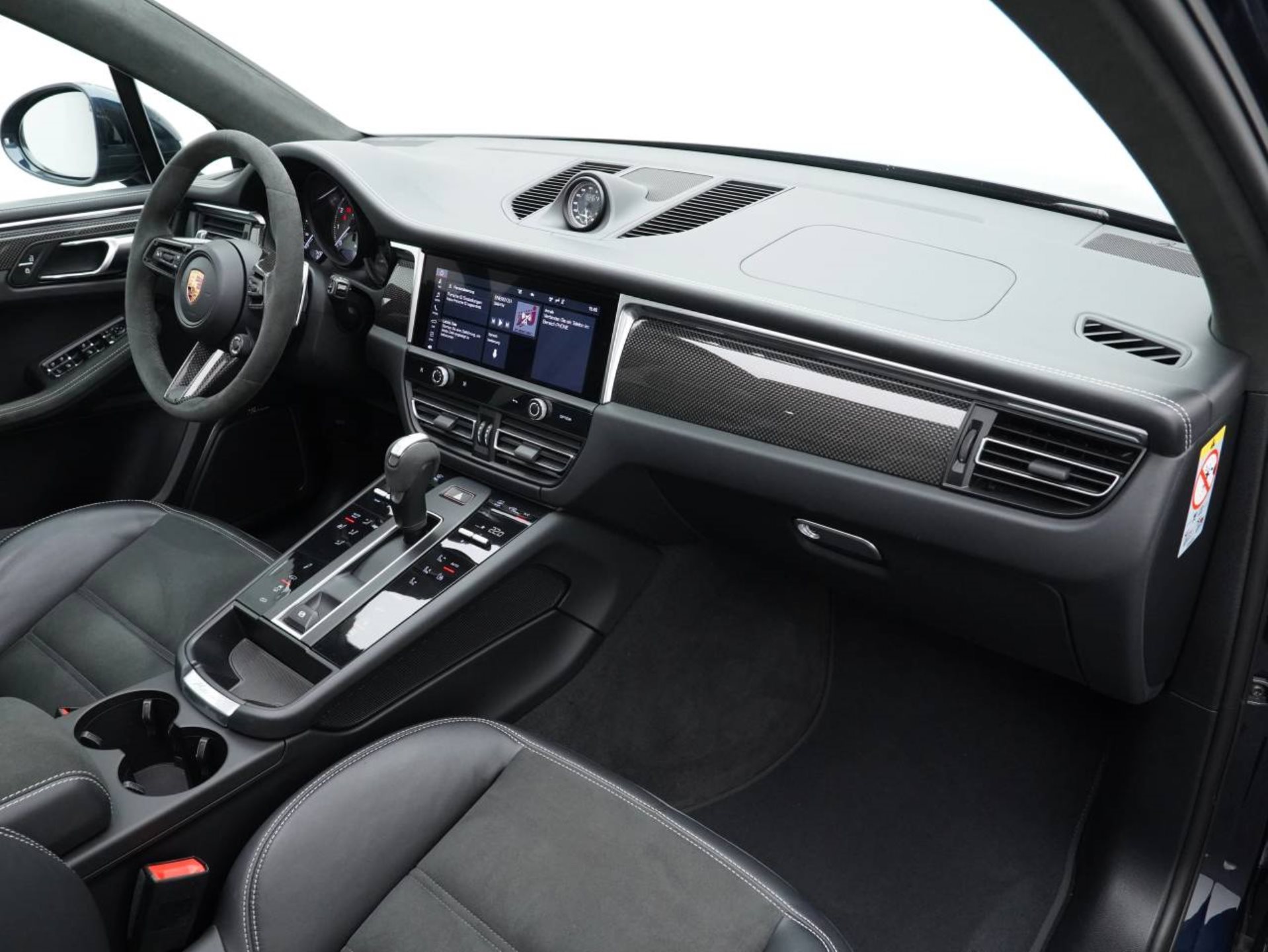 PORSCHE Macan GTS-image-24