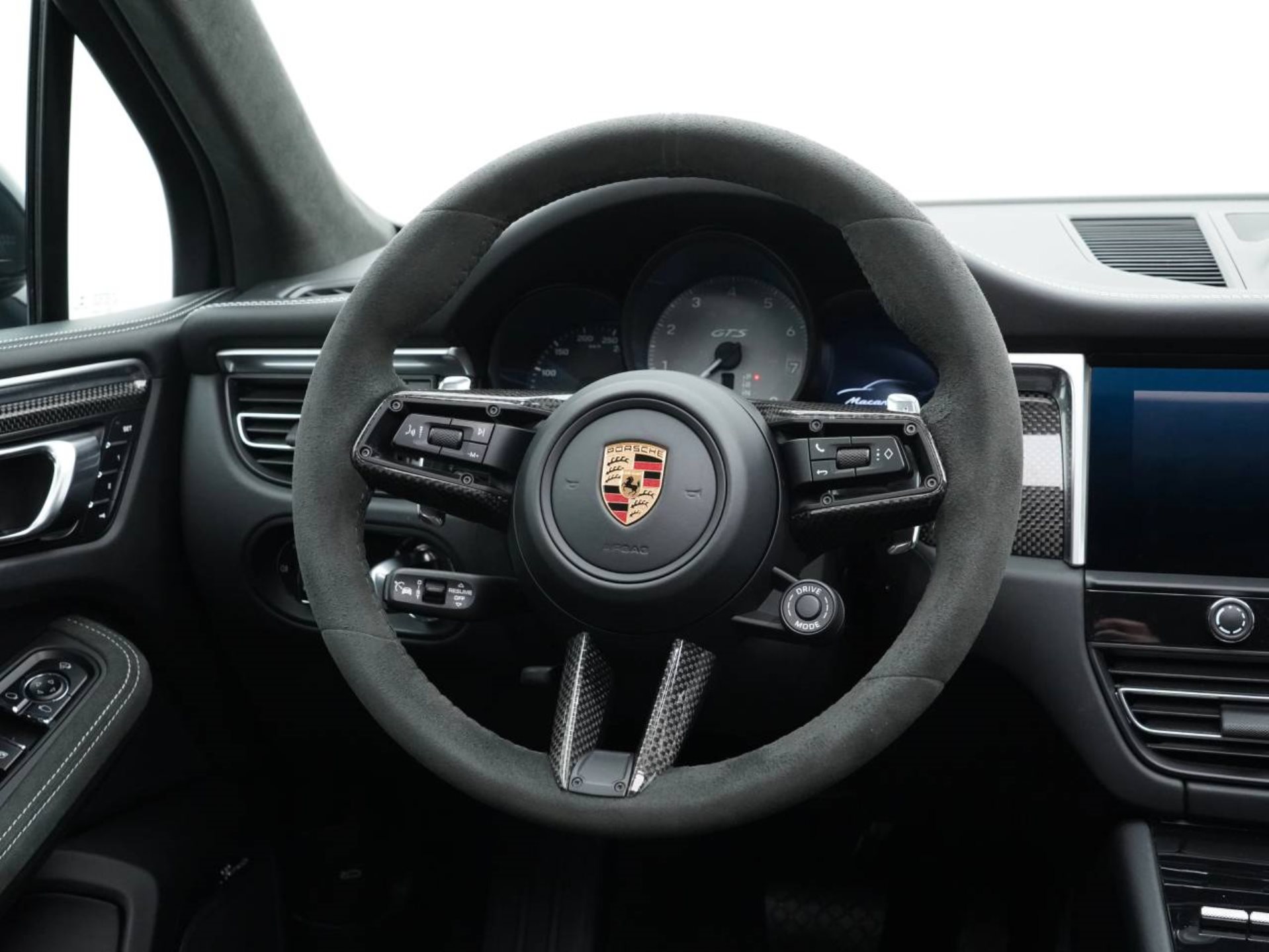 PORSCHE Macan GTS-image-15