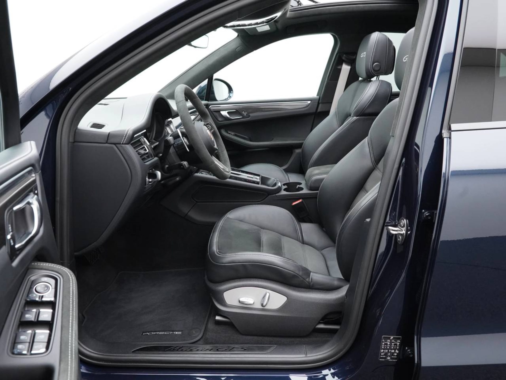 PORSCHE Macan GTS-image-4