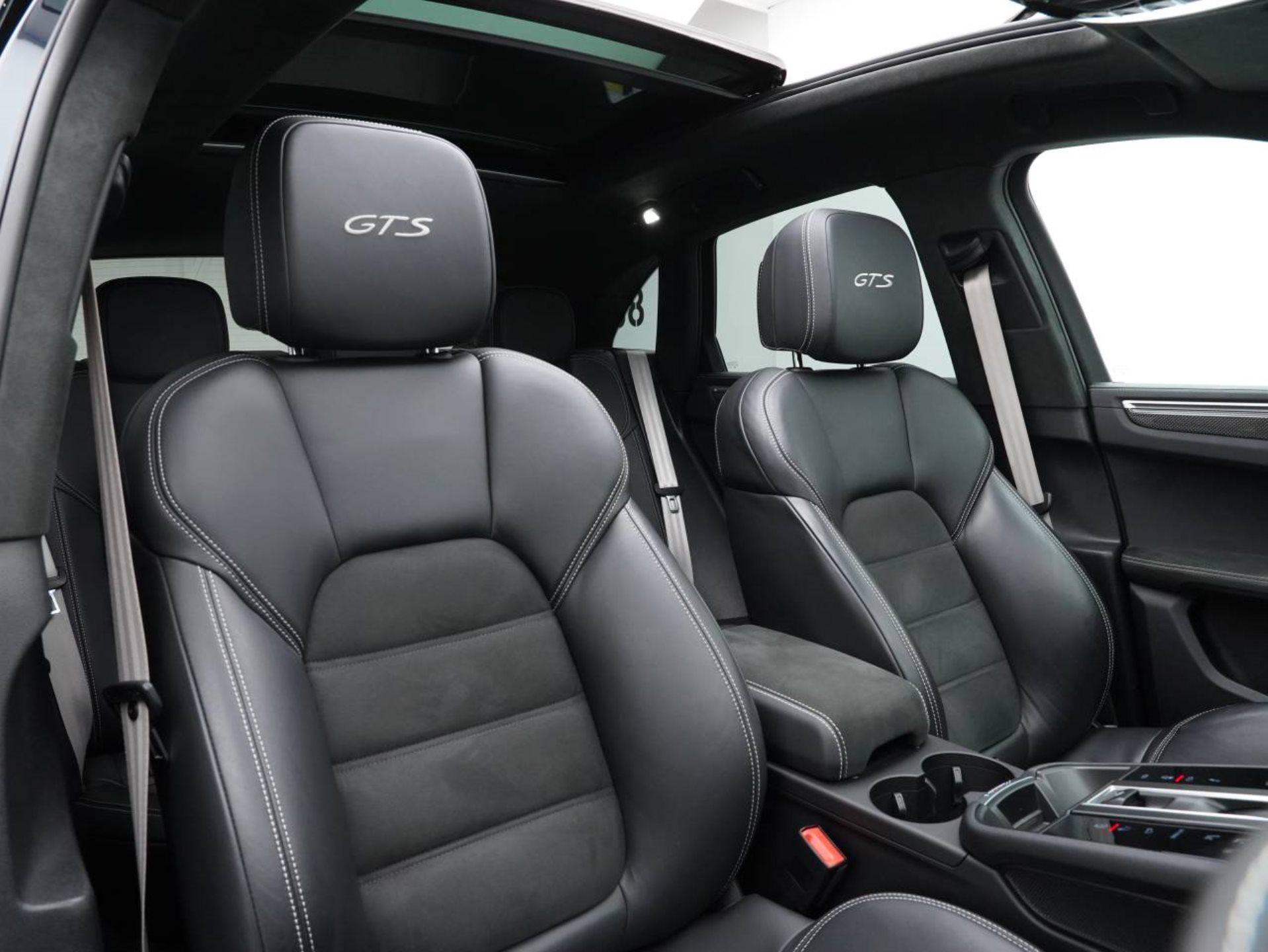 PORSCHE Macan GTS-image-26