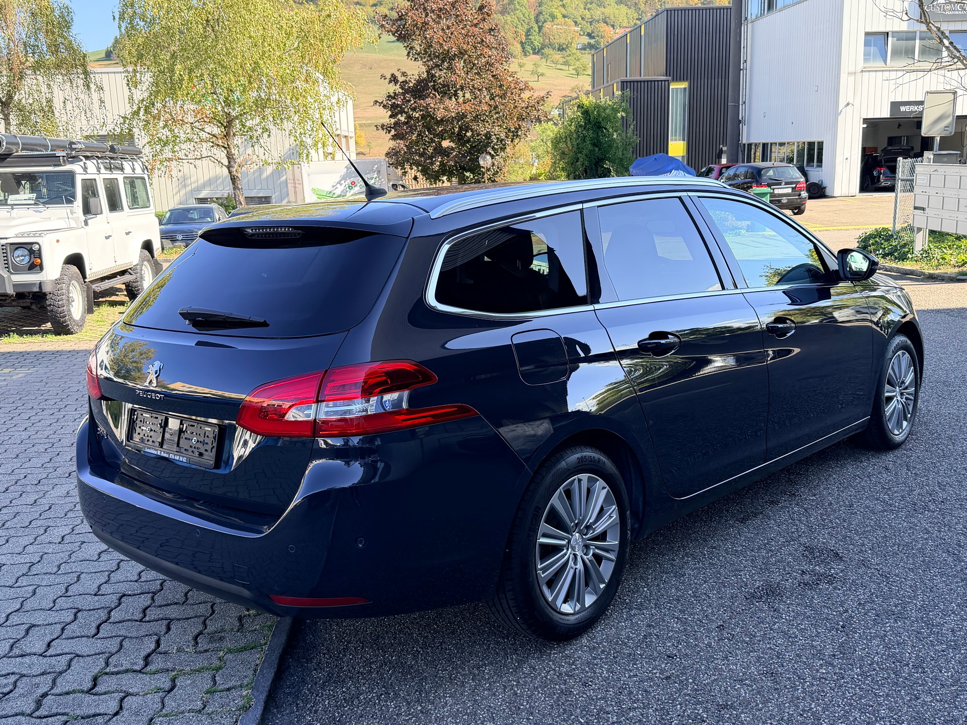 PEUGEOT 308 SW 1.2 Pure Tech Allure EAT8-showroom-element-2