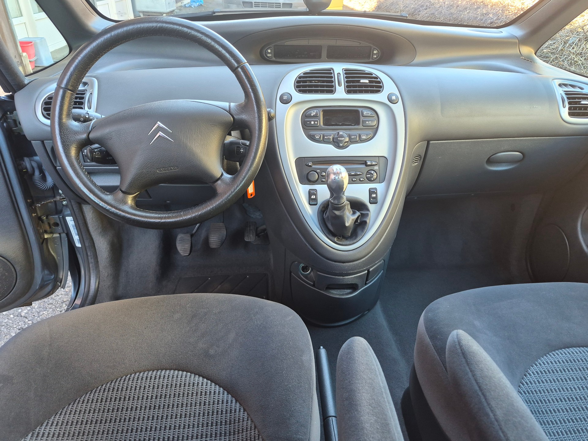 CITROEN Xsara Picasso 1.6i 16V Exclusive-image-7