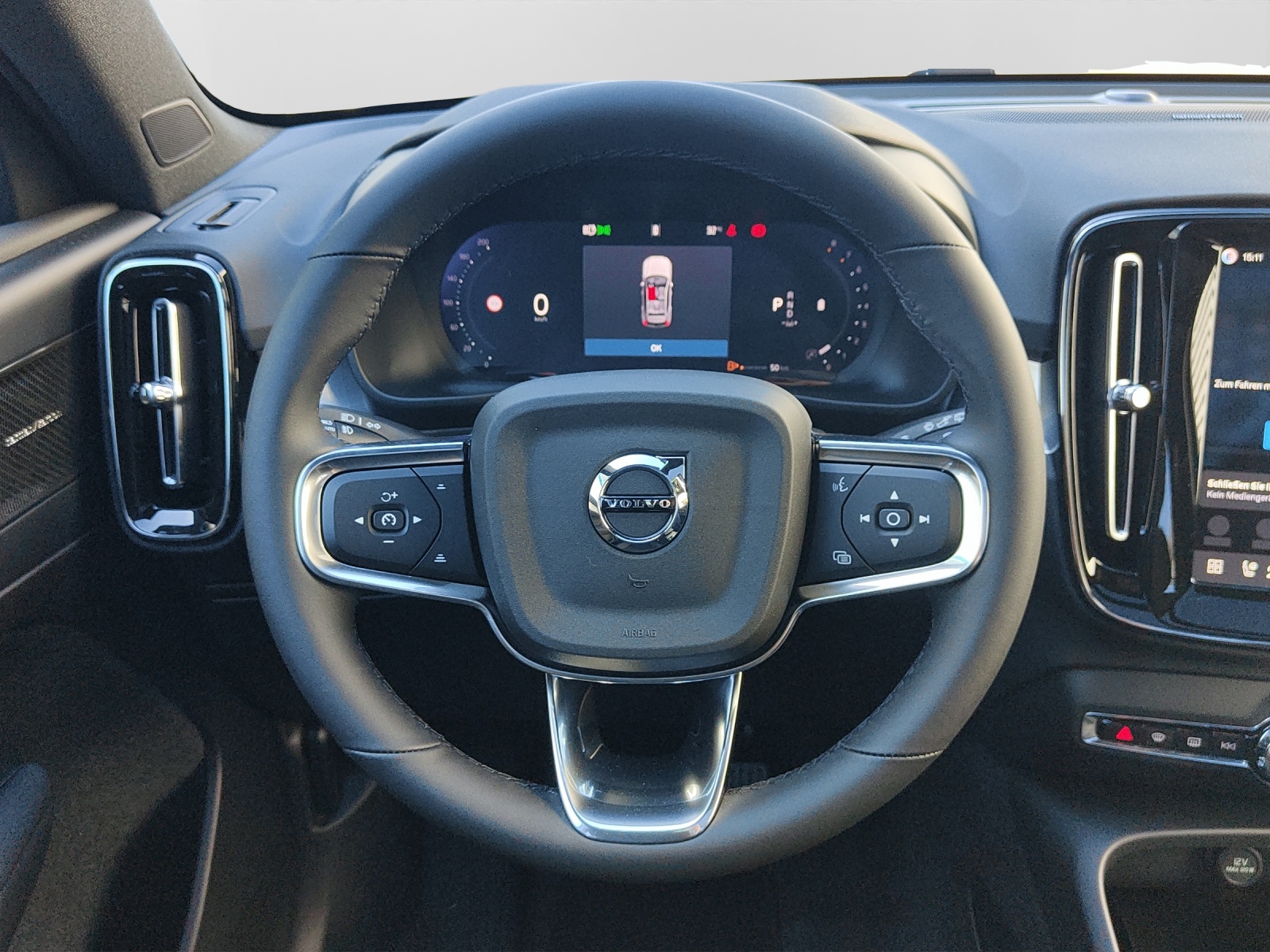 VOLVO XC40 2.0 B4 MH Black Edition-image-7