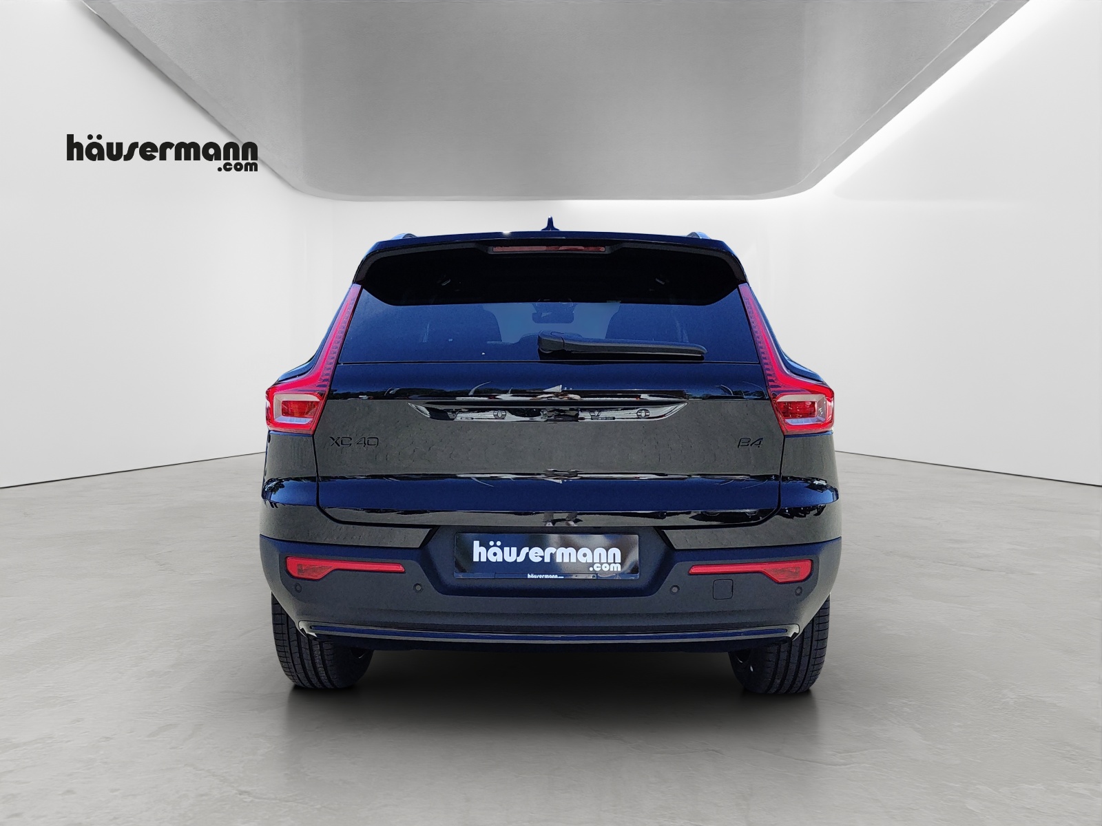 VOLVO XC40 2.0 B4 MH Black Edition-image-12