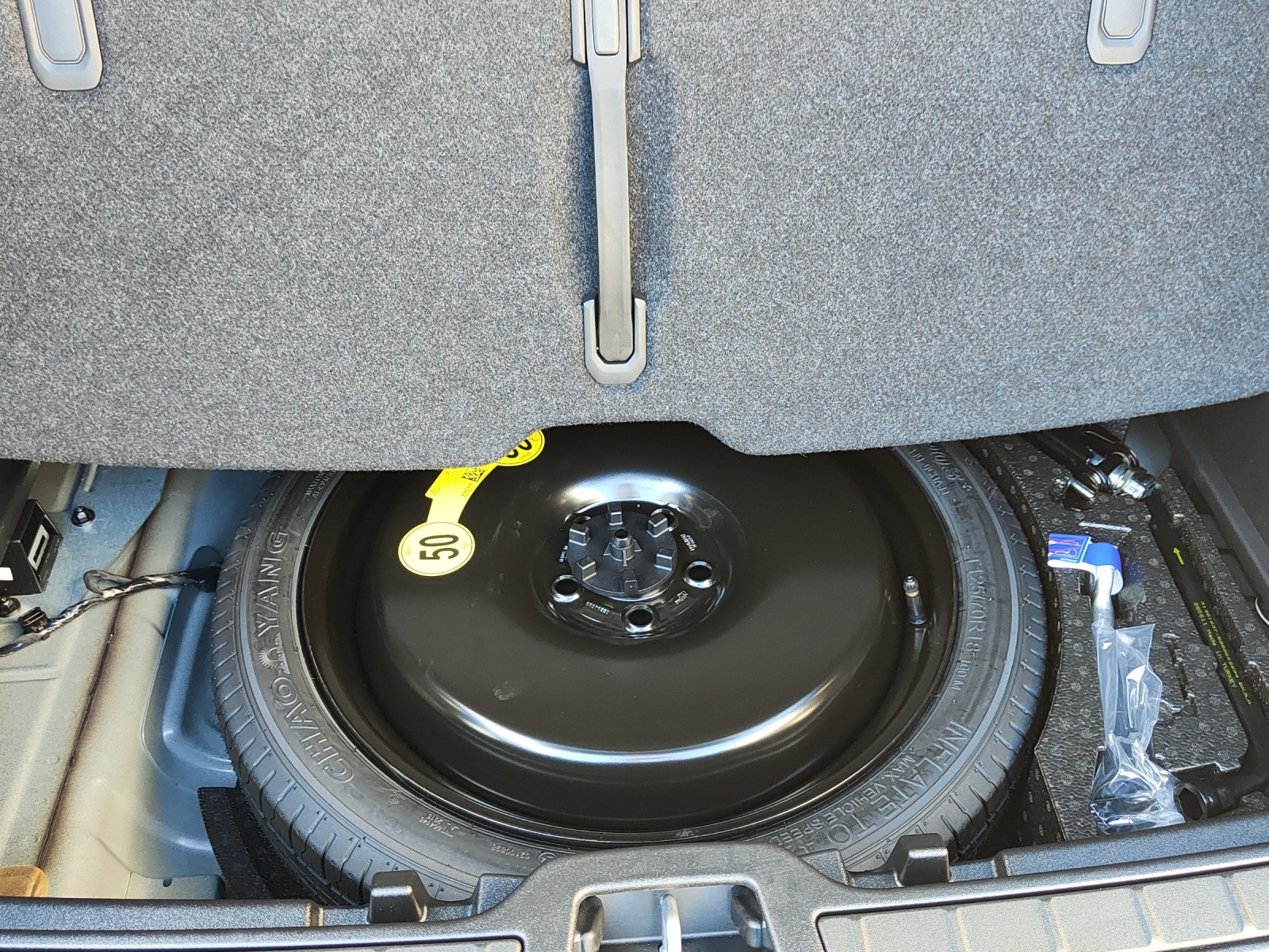 VOLVO XC40 2.0 B4 MH Black Edition-image-14