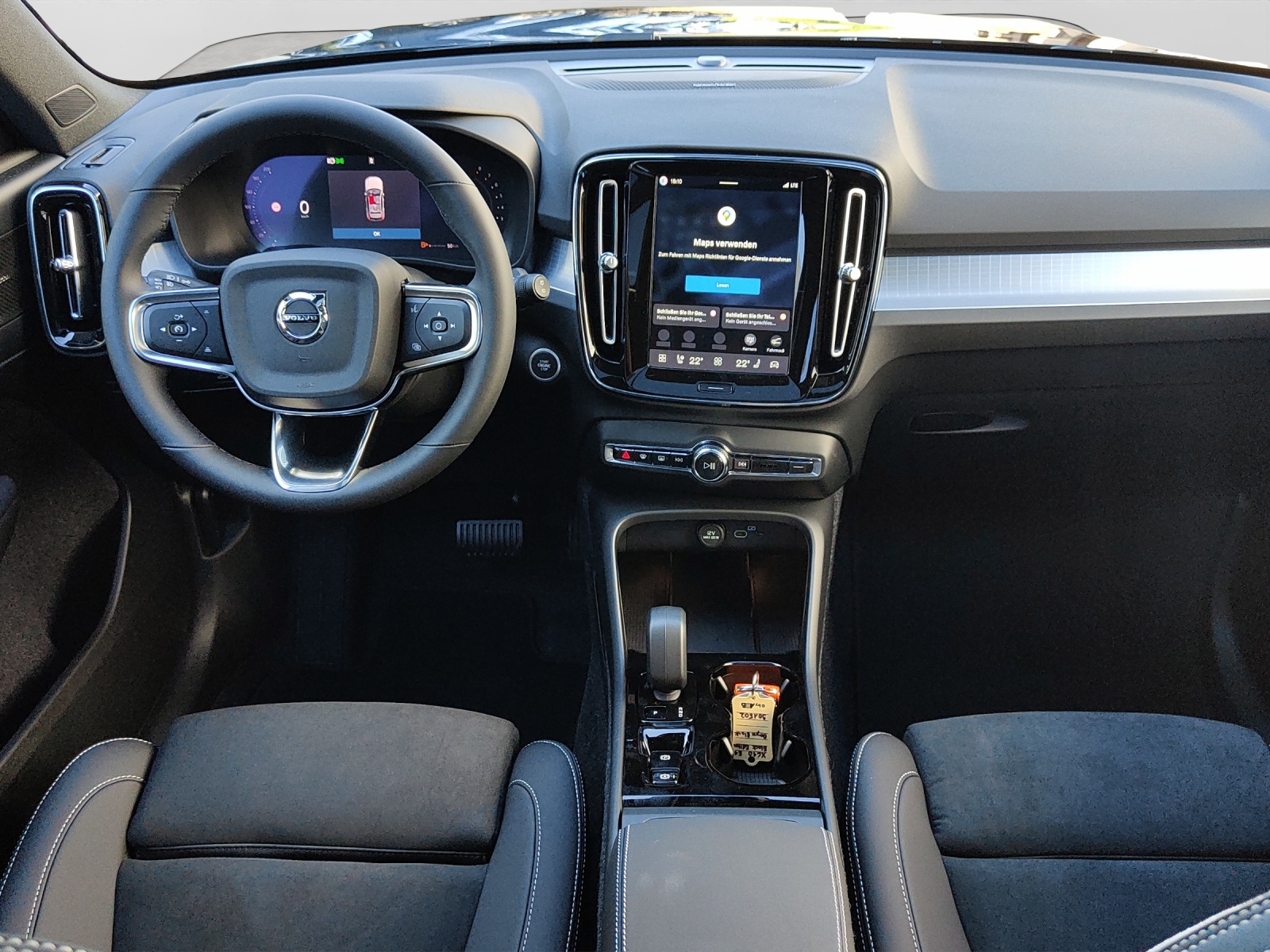 VOLVO XC40 2.0 B4 MH Black Edition-image-6
