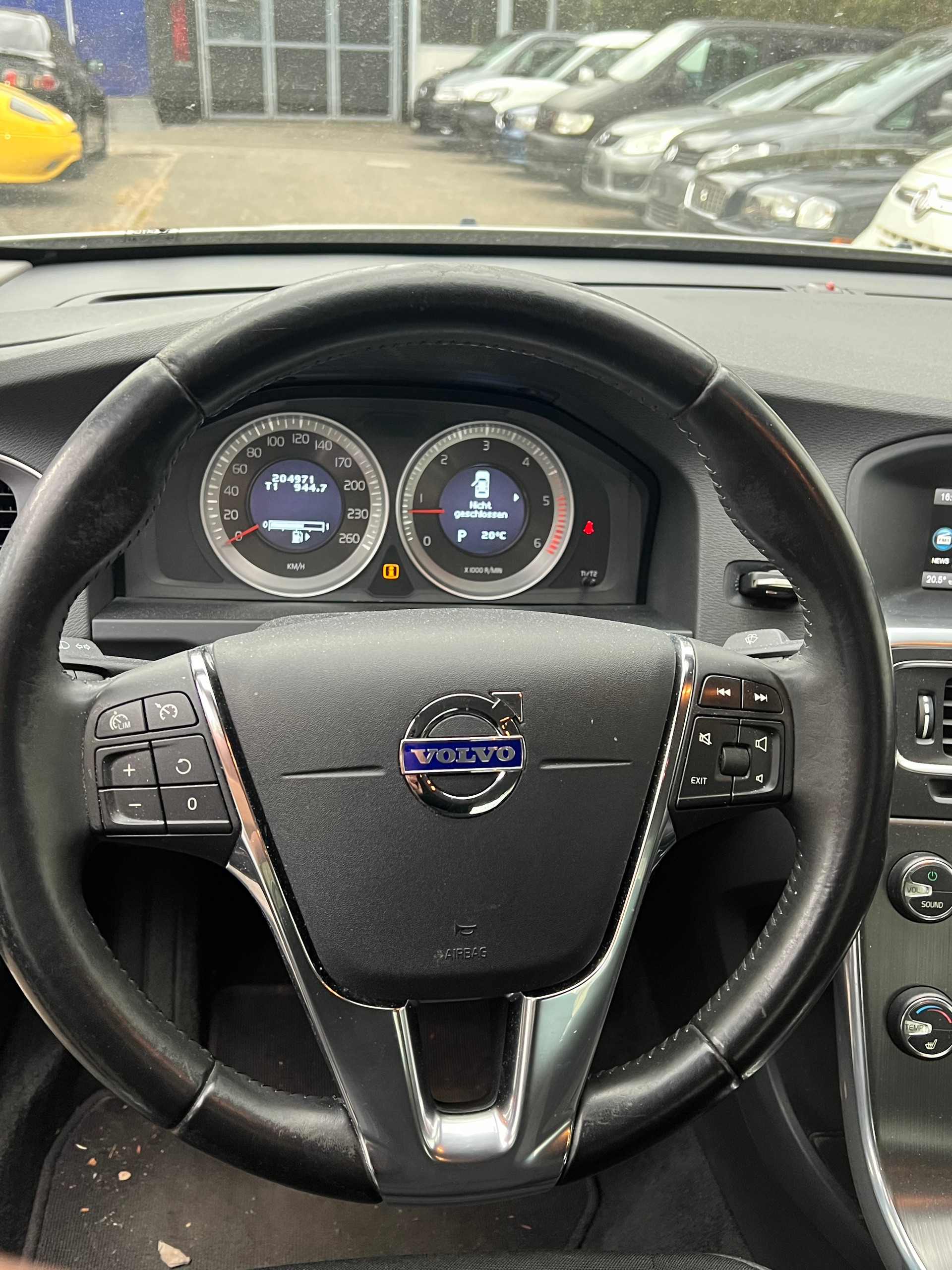 VOLVO S60 D3 Kinetic Geartronic-image-11
