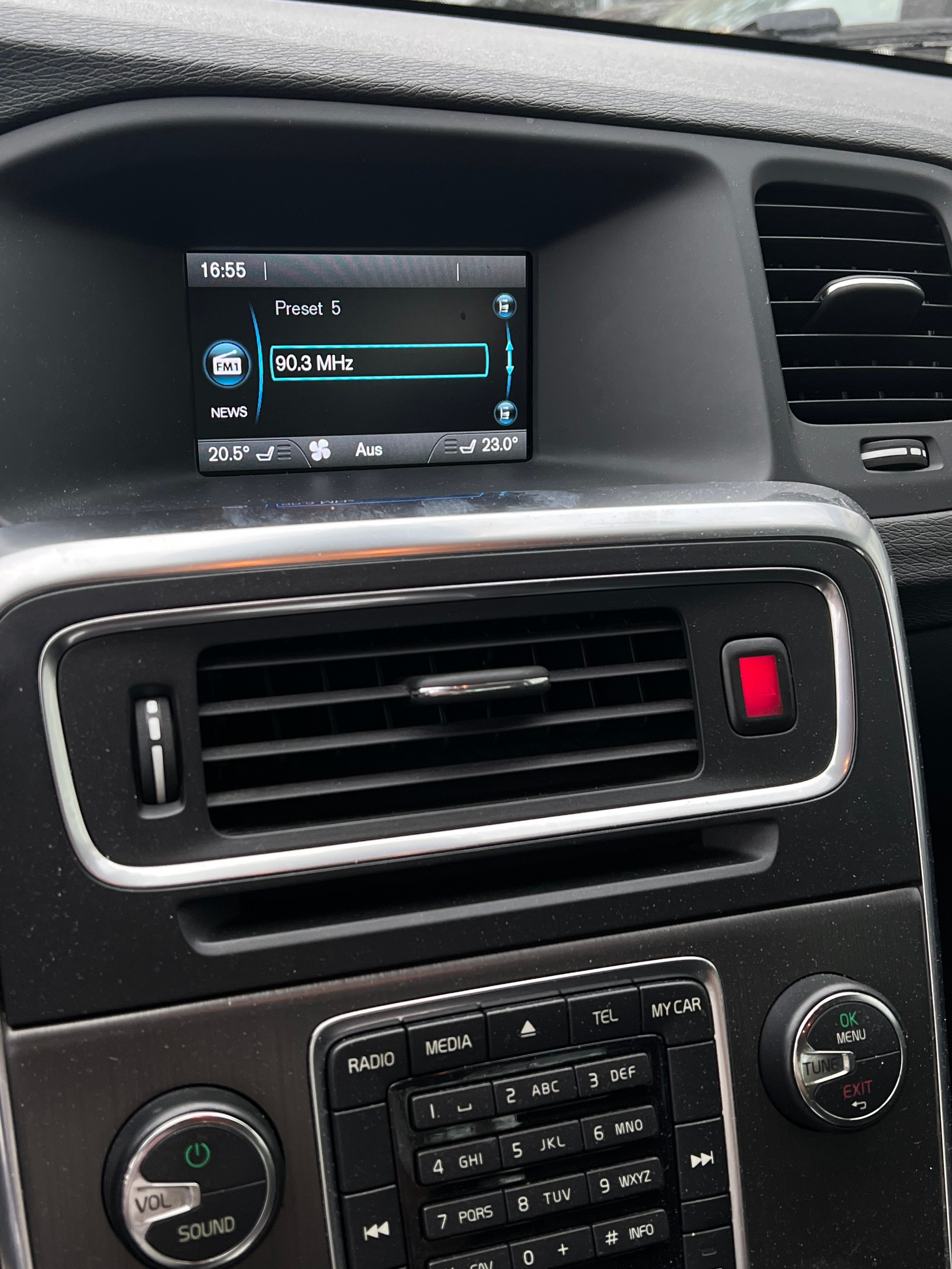 VOLVO S60 D3 Kinetic Geartronic-image-10