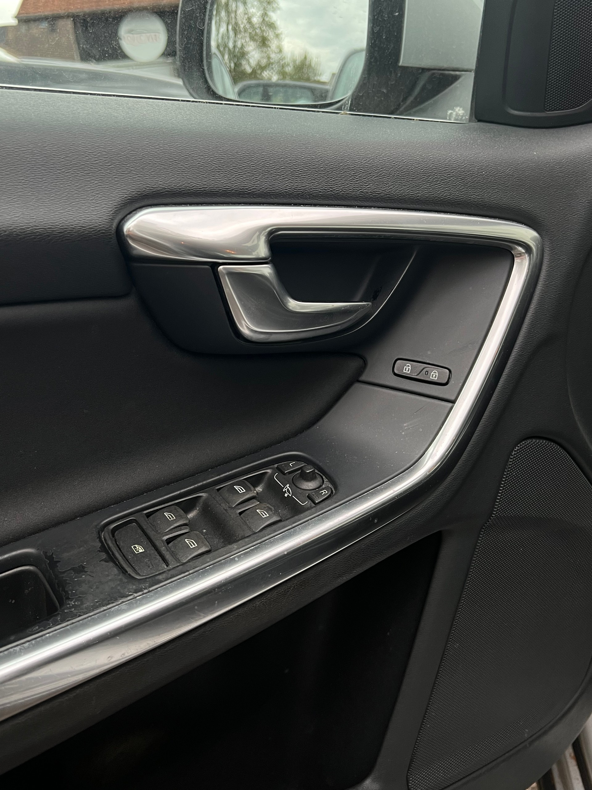 VOLVO S60 D3 Kinetic Geartronic-image-12