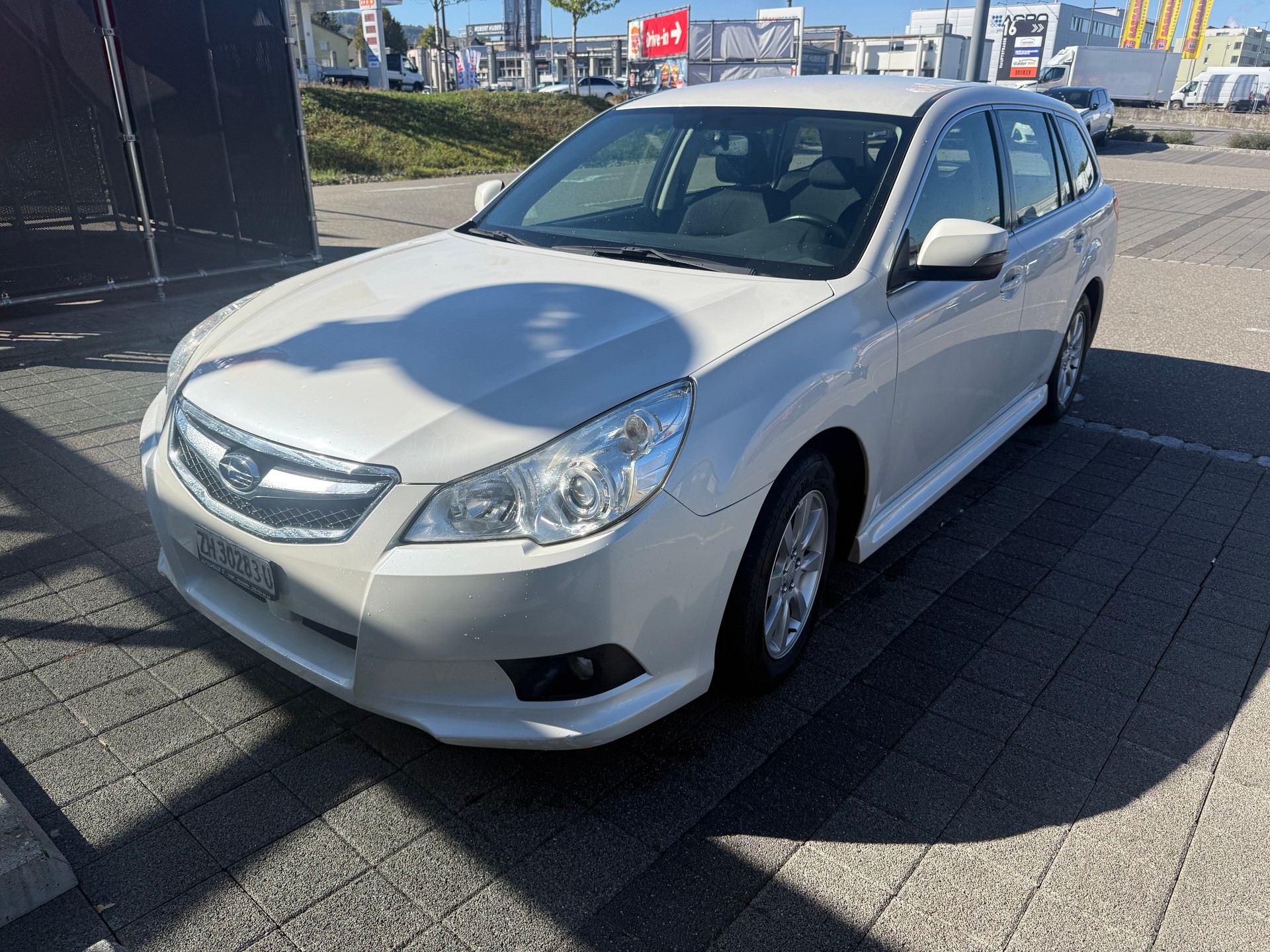 SUBARU Legacy 2.0i Advantage AWD-image-1