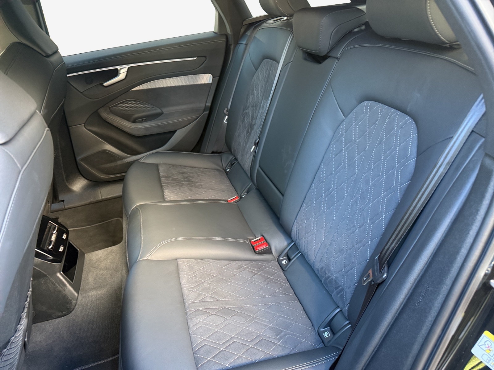 AUDI A6 Avant e-hybrid quattro 220 kW S tronic-image-11