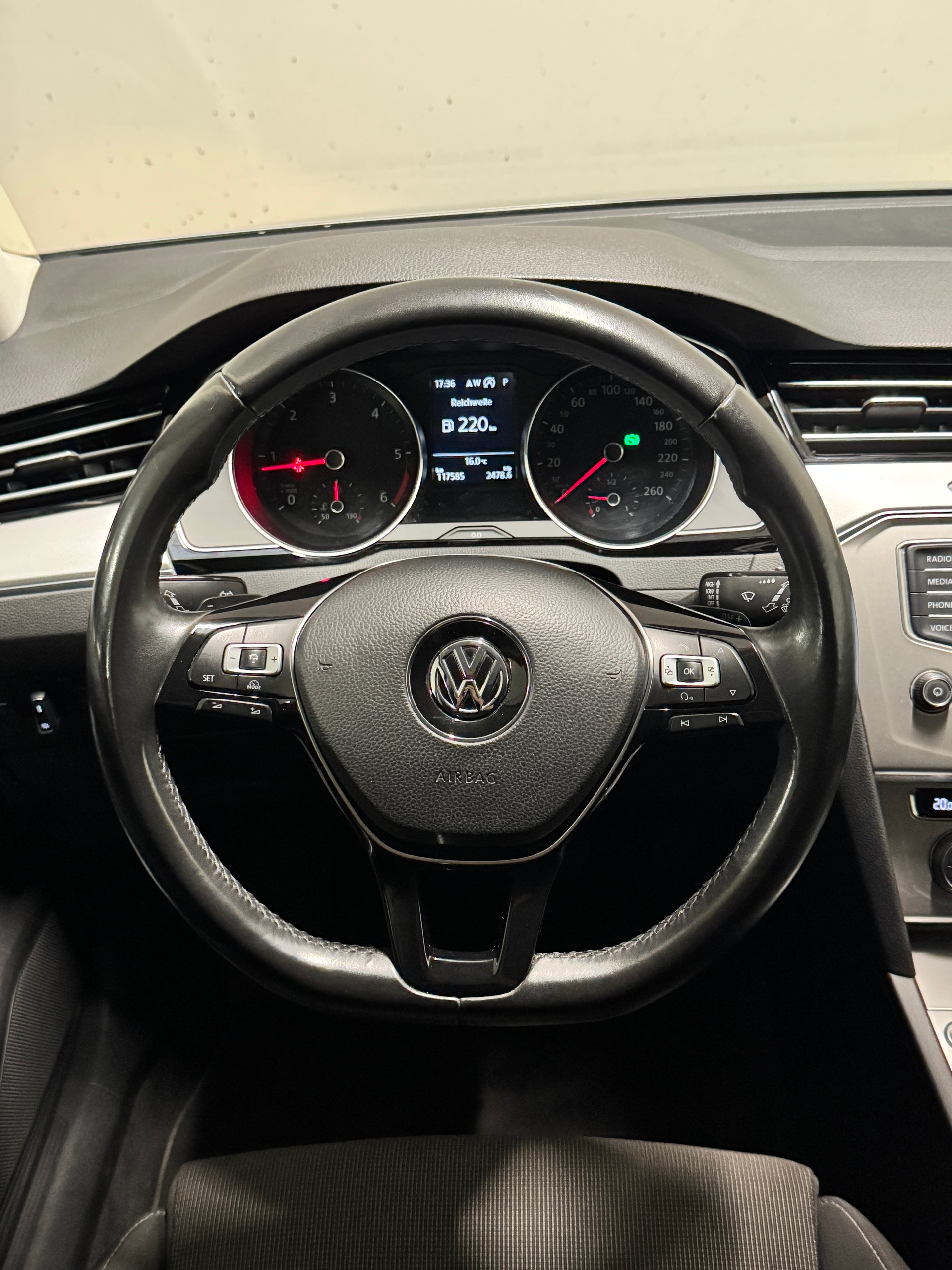 VW Passat Variant 2.0 TDI BMT Comfortline DSG-image-9