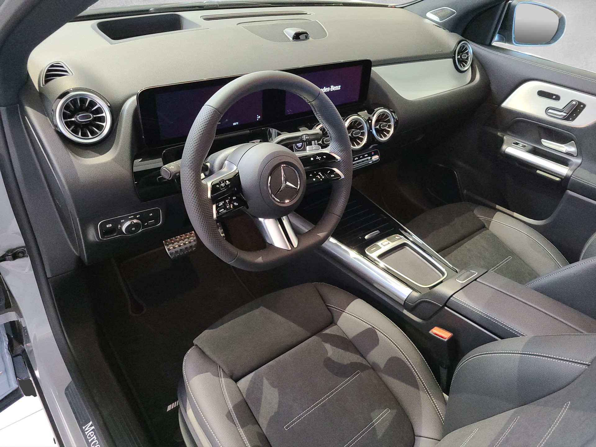 MERCEDES-BENZ GLA 250 4M AMG Swiss Star "Special Edition"-image-9