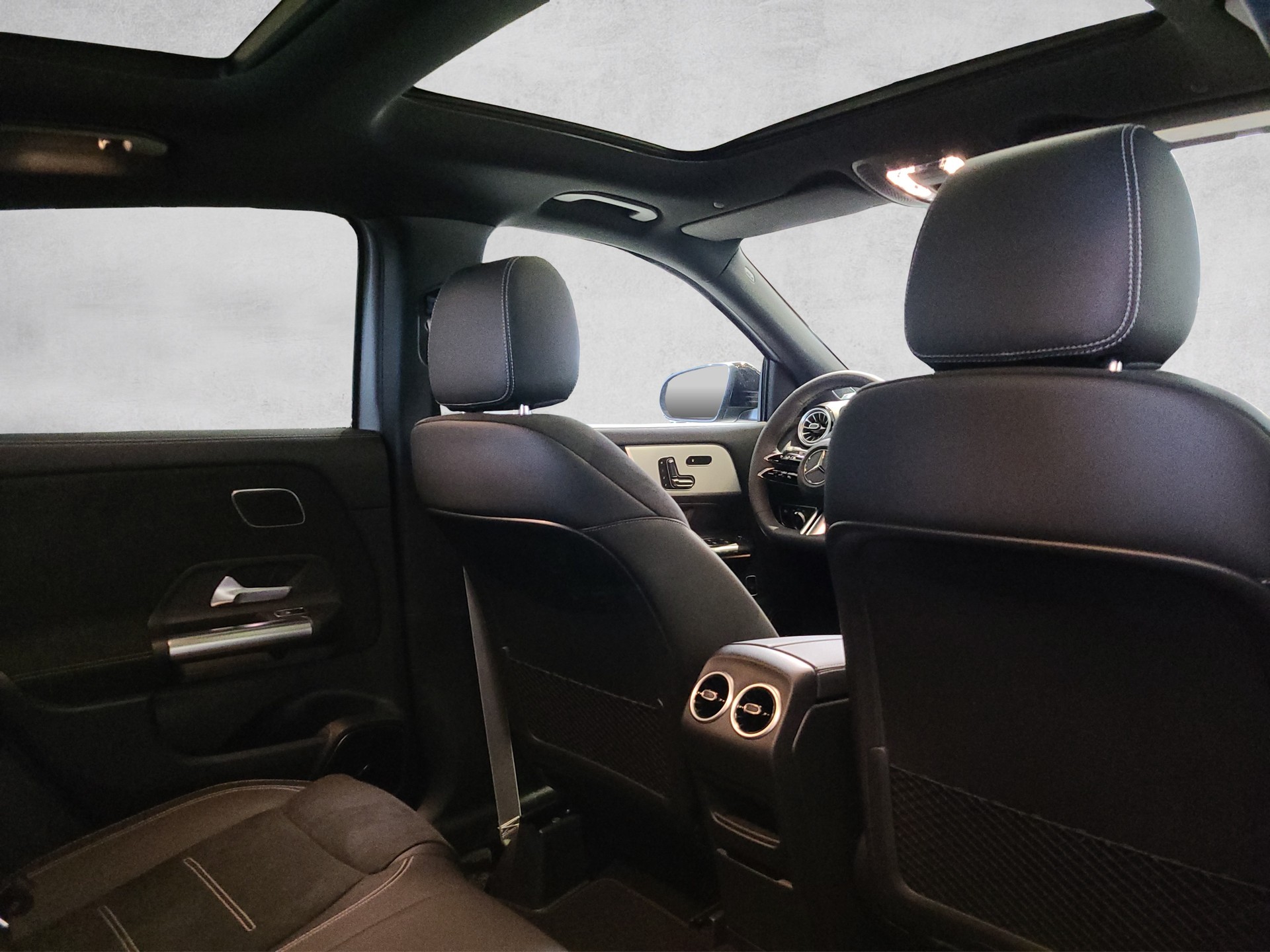 MERCEDES-BENZ GLA 250 4M AMG Swiss Star "Special Edition"-image-14