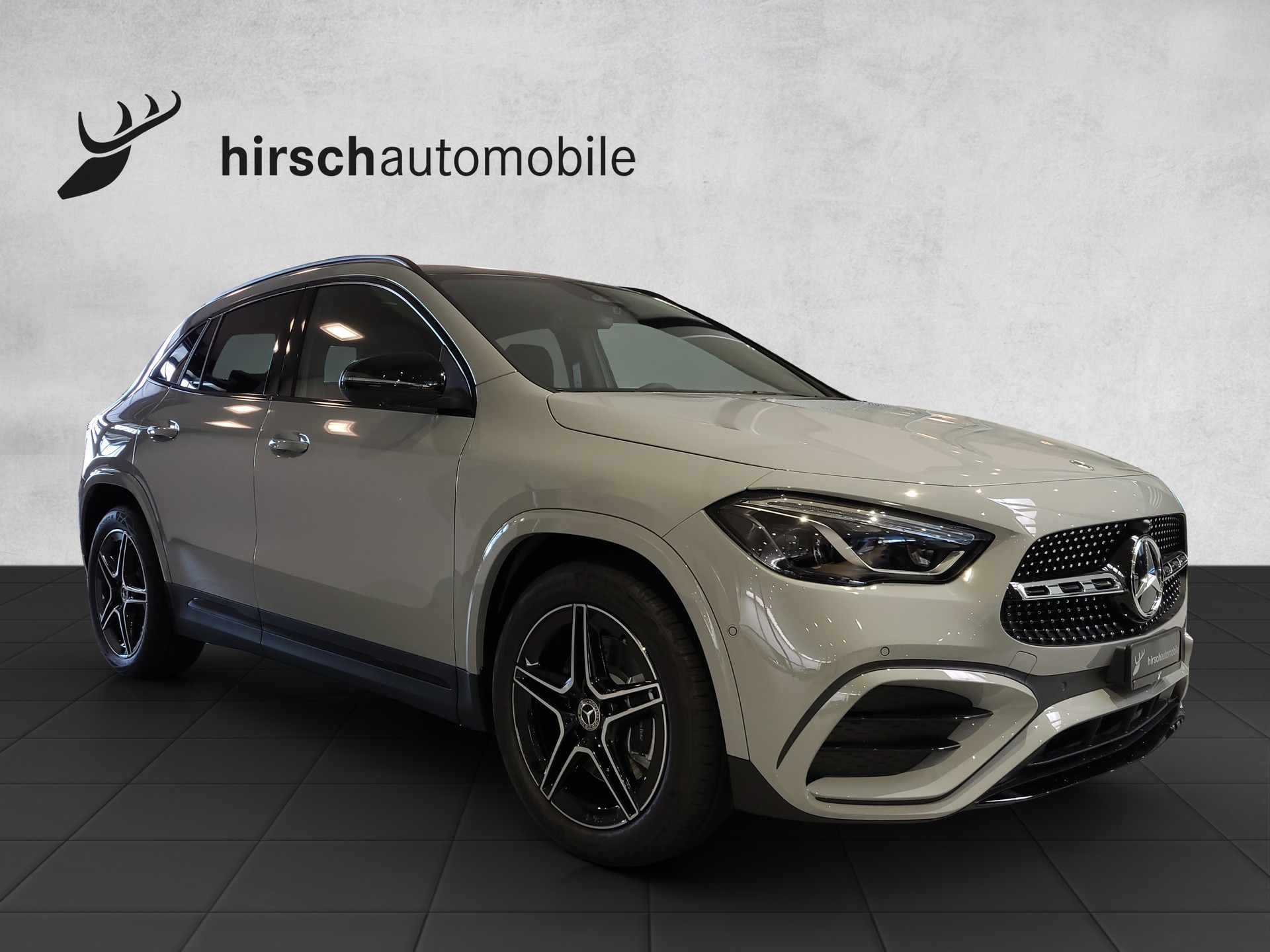 MERCEDES-BENZ GLA 250 4M AMG Swiss Star "Special Edition"-image-4