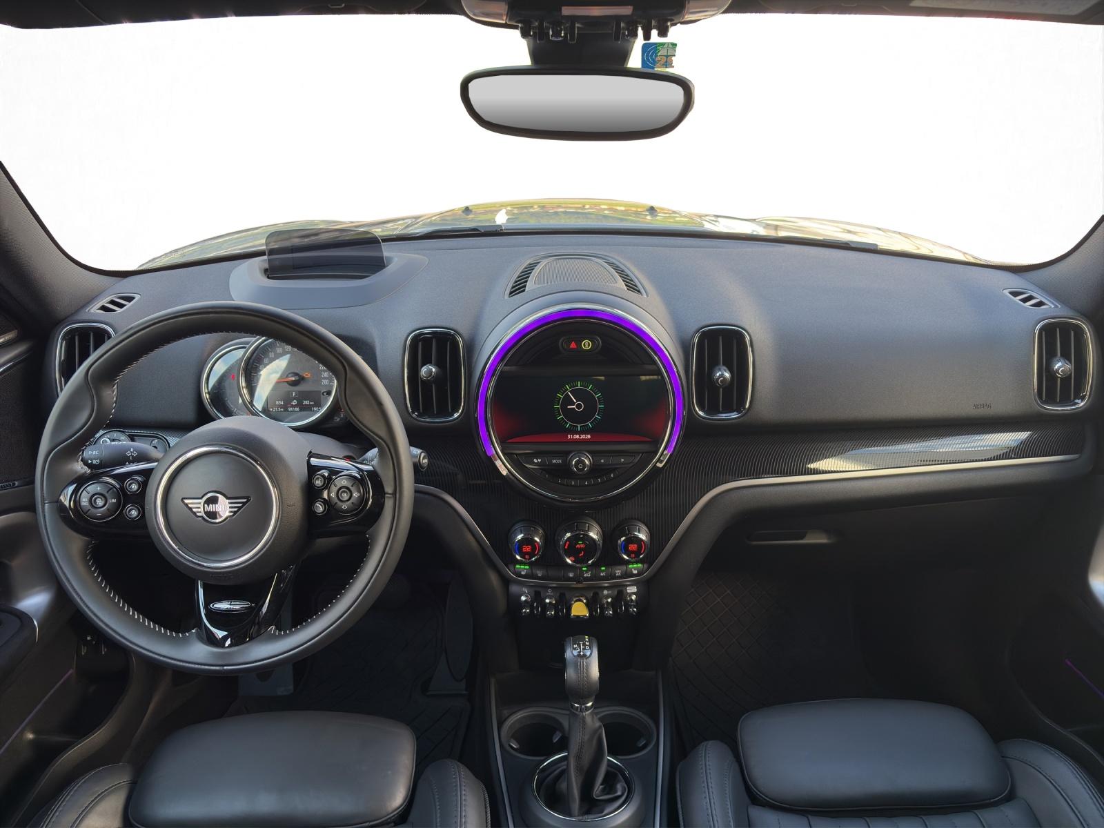 MINI Countryman Cooper S E ALL4-image-12