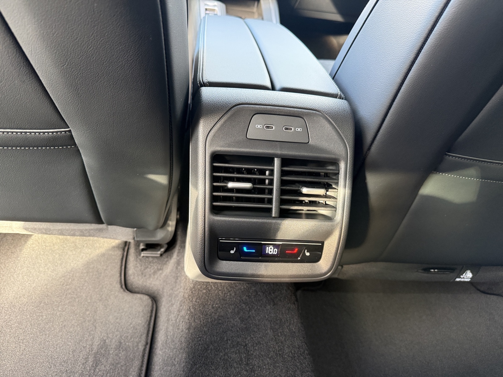 VW Passat Variant 2.0 TDI evo Business DSG-image-10