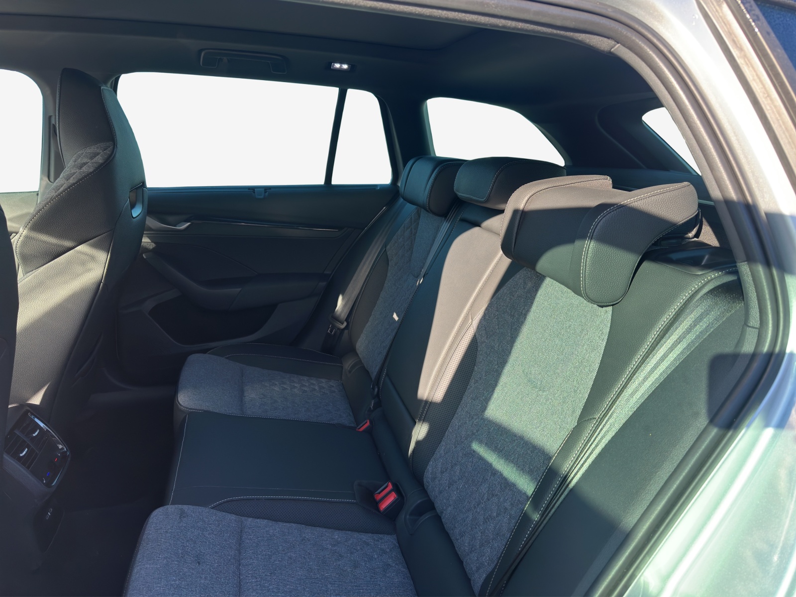 SKODA Octavia Combi 2.0 TSI DSG Sport Line 4x4-image-8