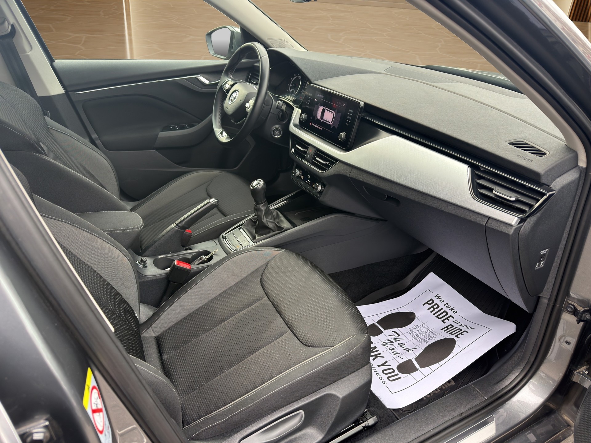 SKODA Kamiq 1.0 TSI Tour-image-10