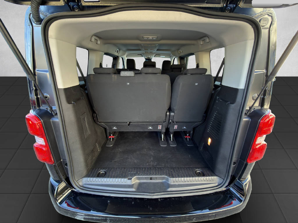 PEUGEOT Traveller Standard 2.2 BlueHDi 180 Business S/S-image-5