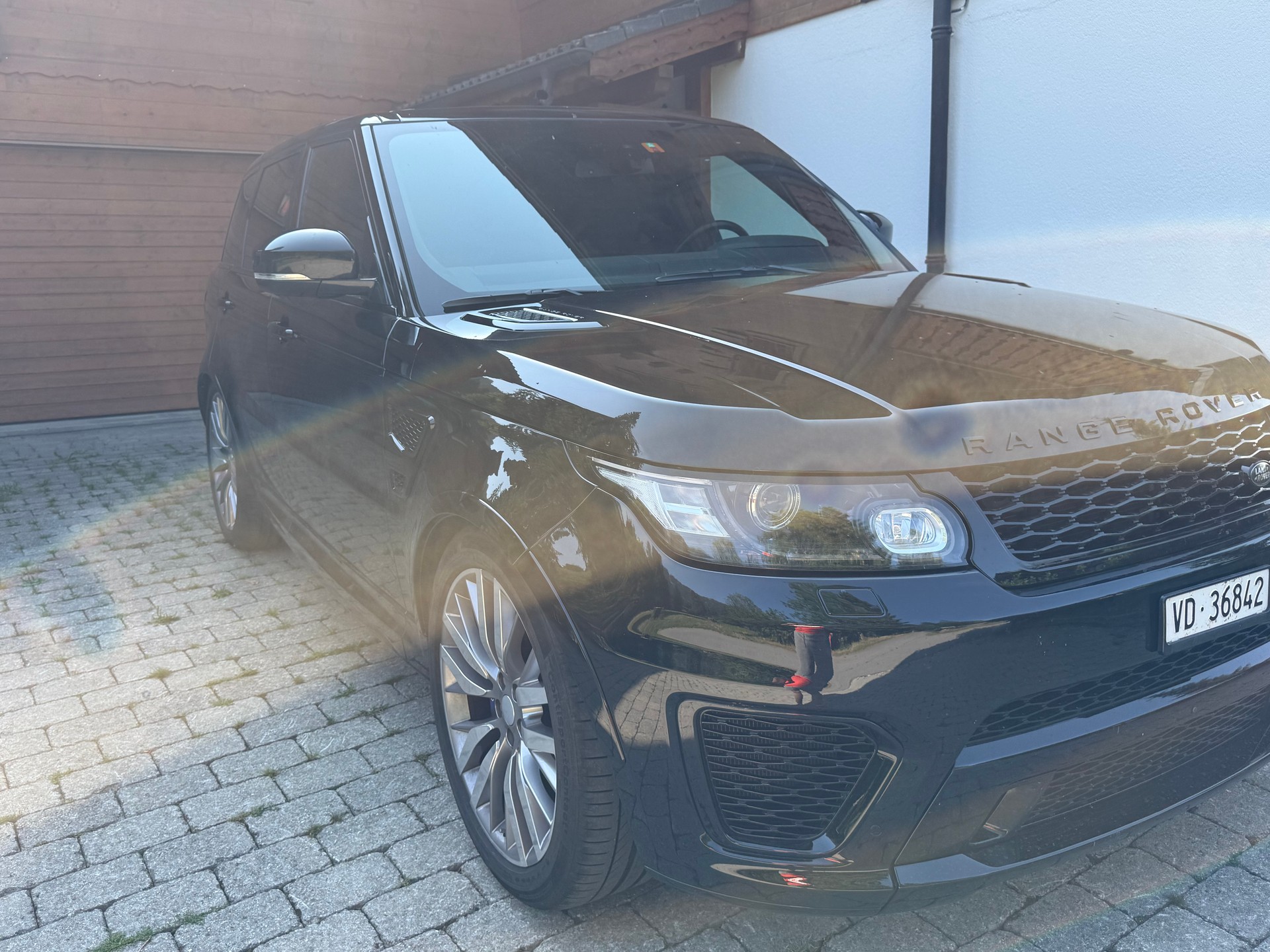 LAND ROVER 5.0 V8 SC SVR-image-2