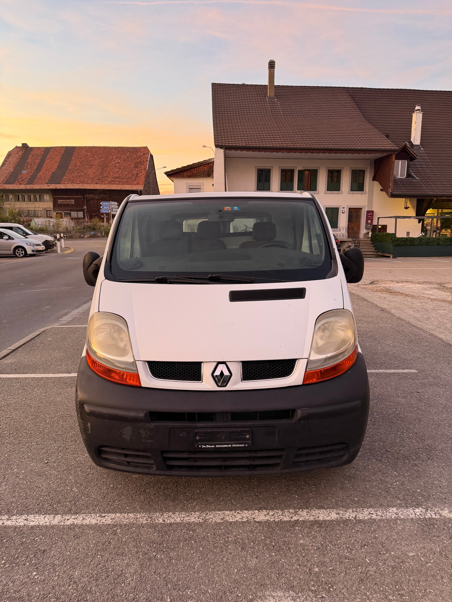 RENAULT Trafic 1.9 dCi 80 2.7t-image-0