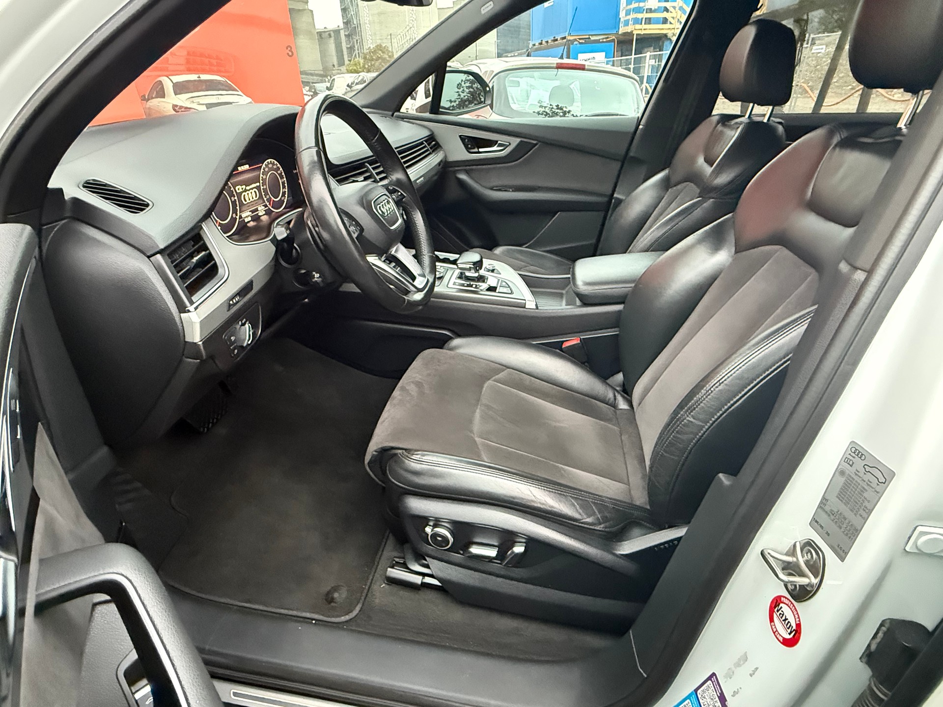 AUDI Q7 3.0 TDI ultra quattro tiptronic-image-10