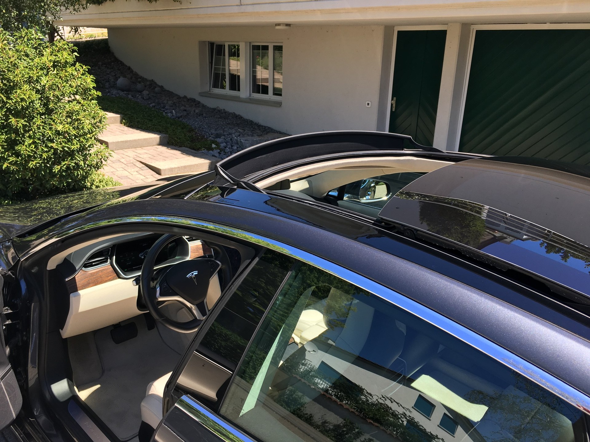 TESLA Model S 100 D-image-6