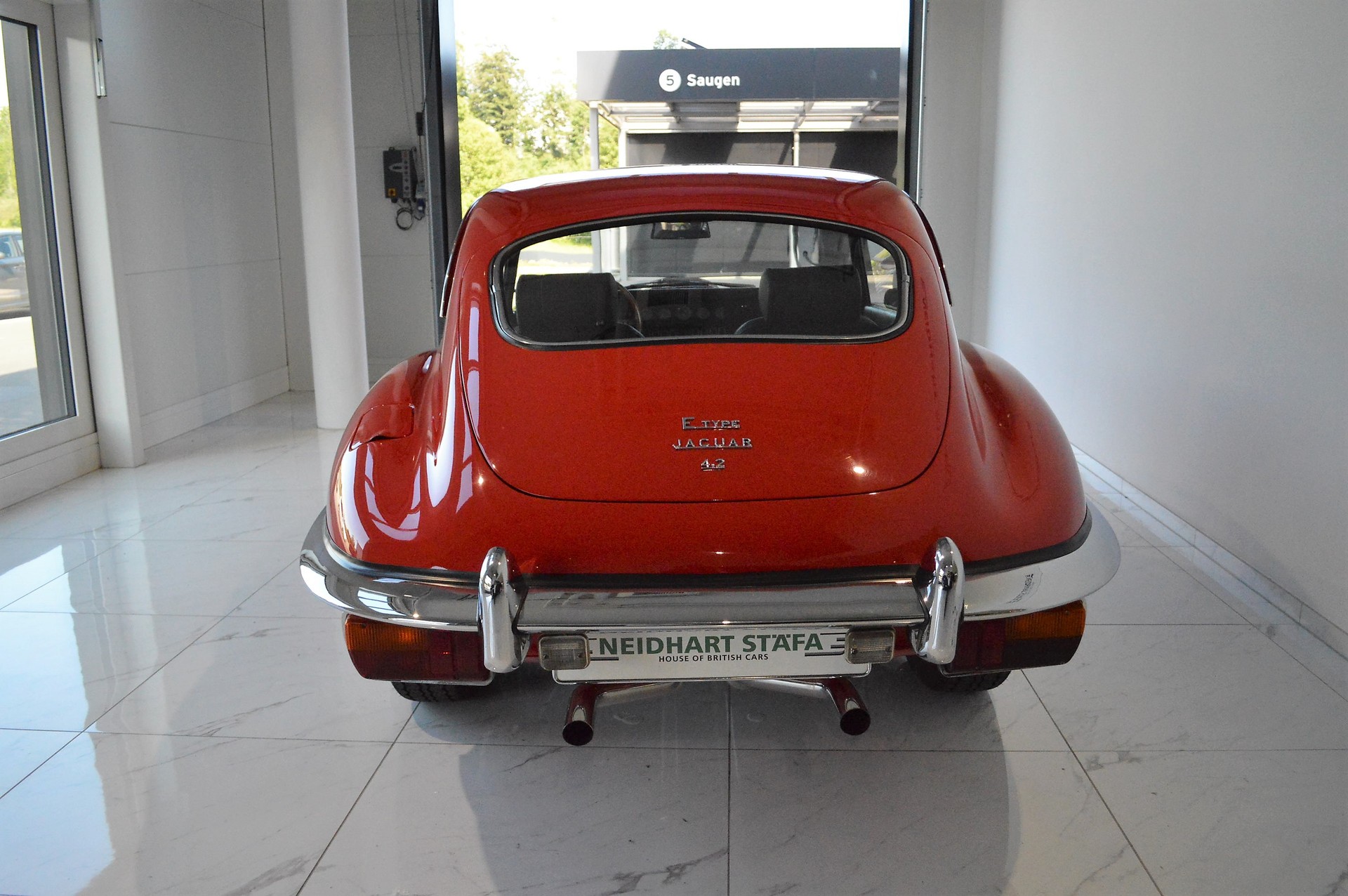 JAGUAR E-Type 4.2L Serie 2 Coupé-image-4