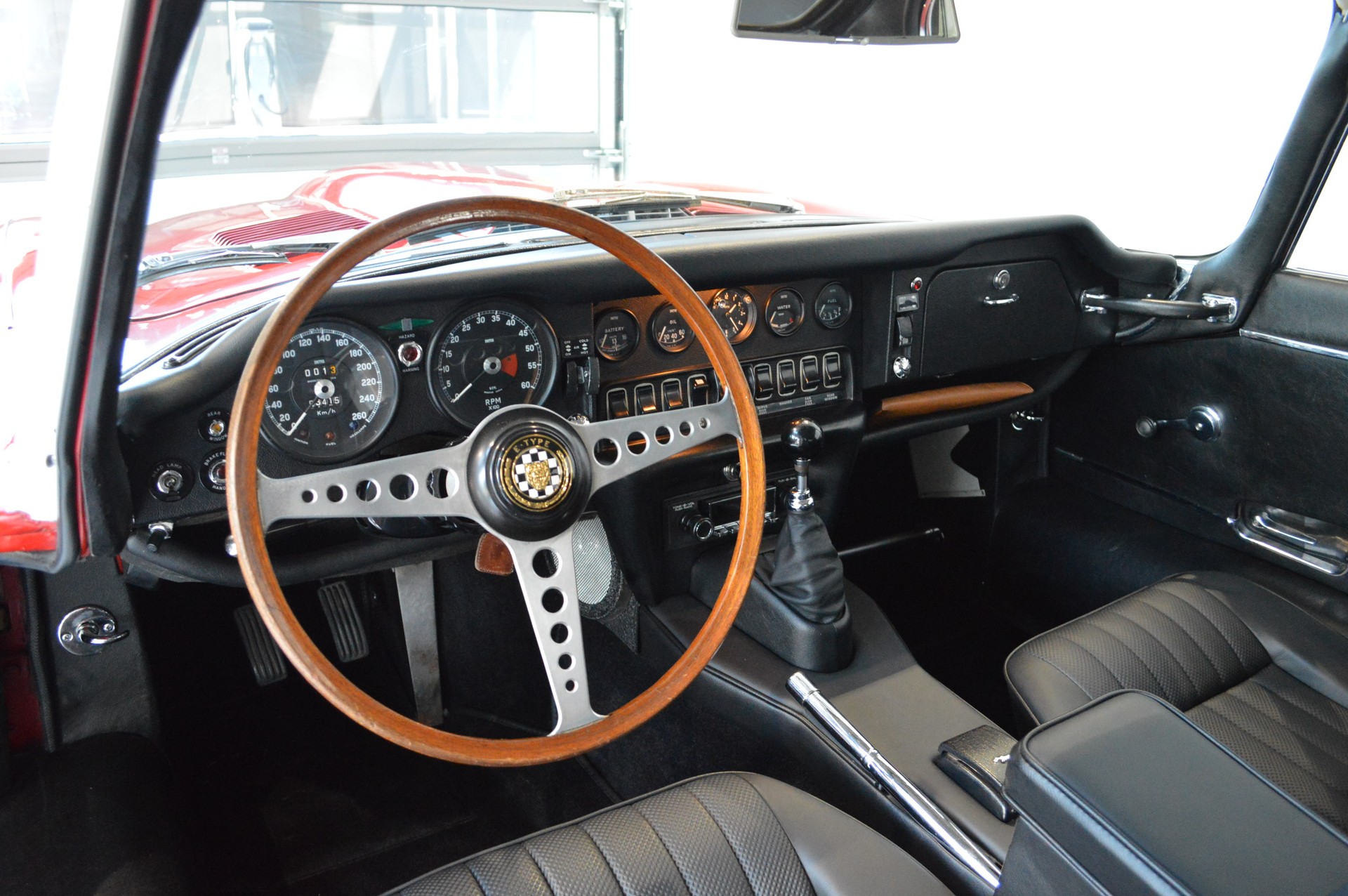 JAGUAR E-Type 4.2L Serie 2 Coupé-image-6