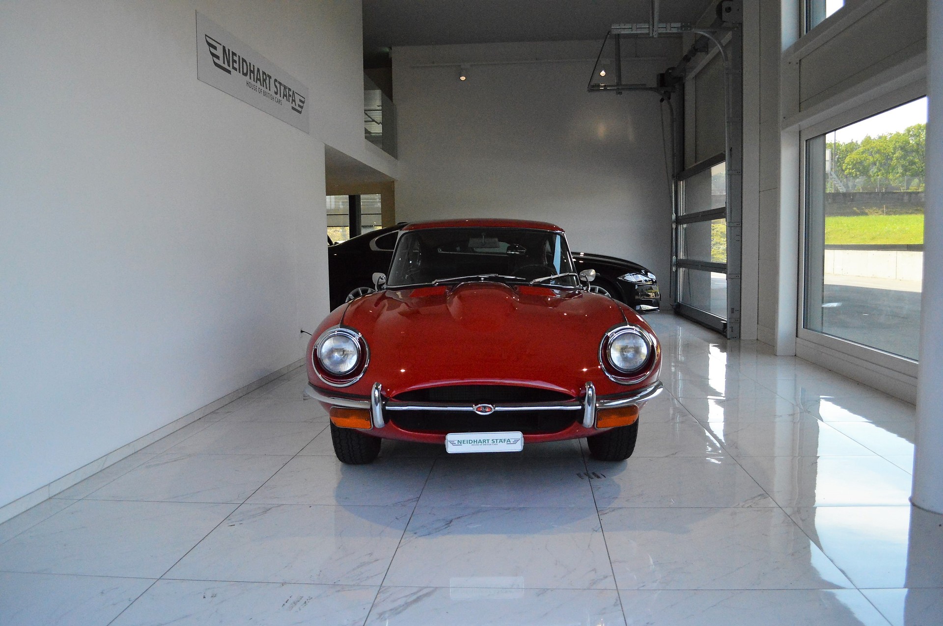 JAGUAR E-Type 4.2L Serie 2 Coupé-image-1