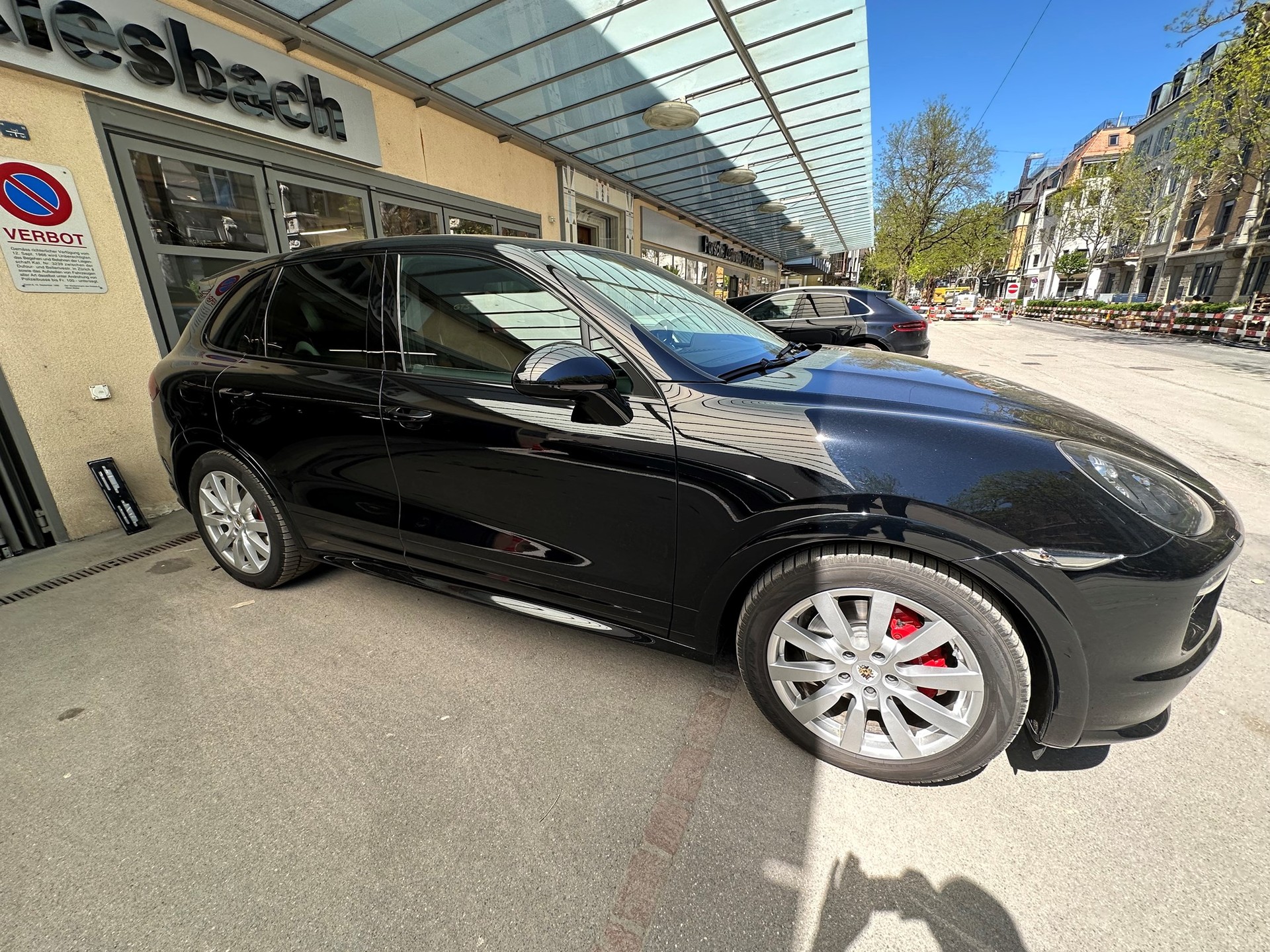 PORSCHE Cayenne GTS (Porsche Approved bis 10.02.2028)-image-1