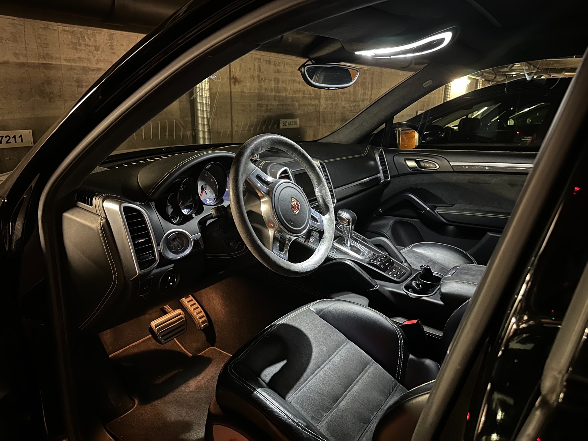PORSCHE Cayenne GTS (Porsche Approved bis 10.02.2028)-image-3