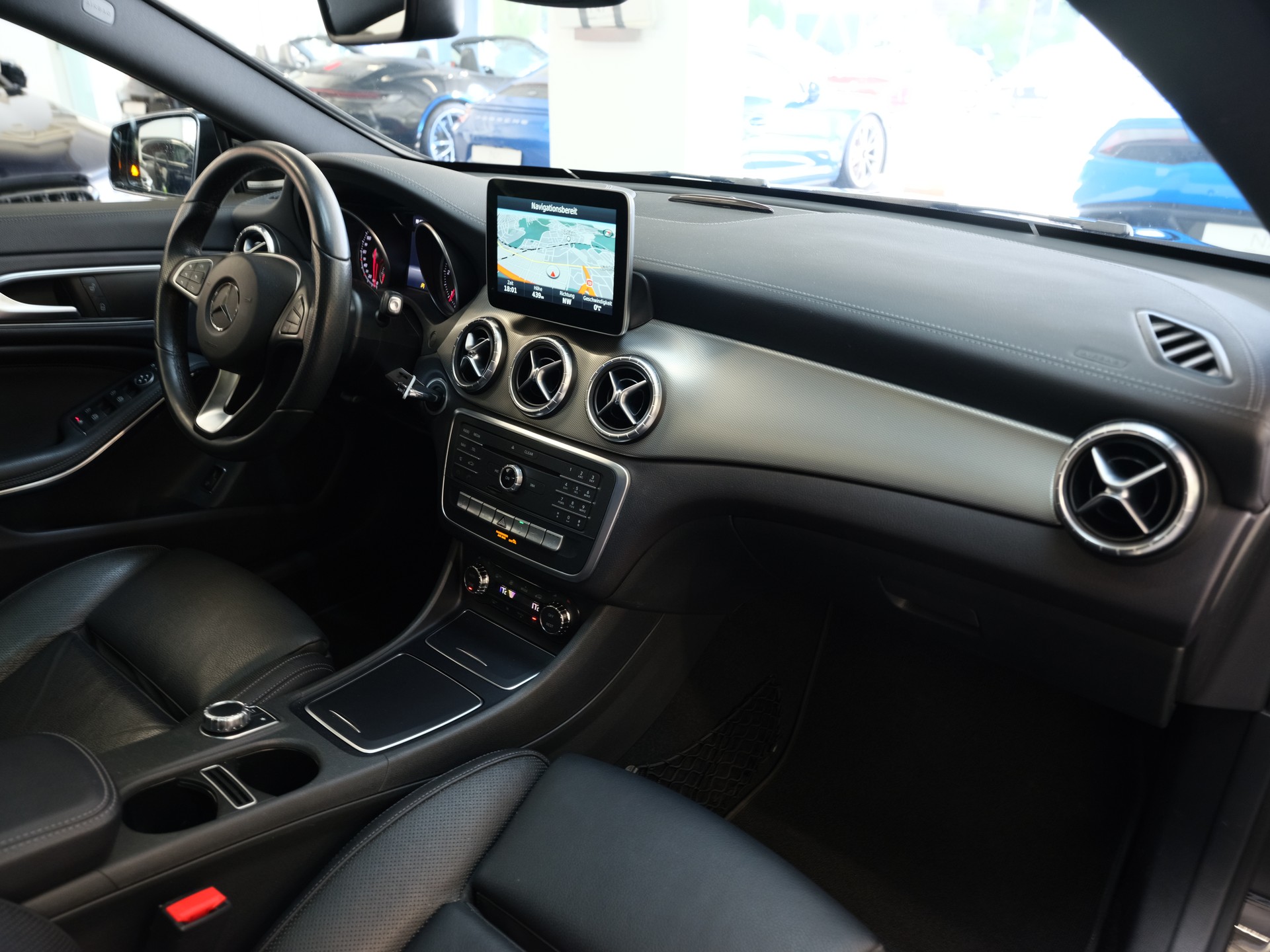 MERCEDES-BENZ CLA Shooting Brake 220 d Urban 4Matic 7G-DCT-image-9
