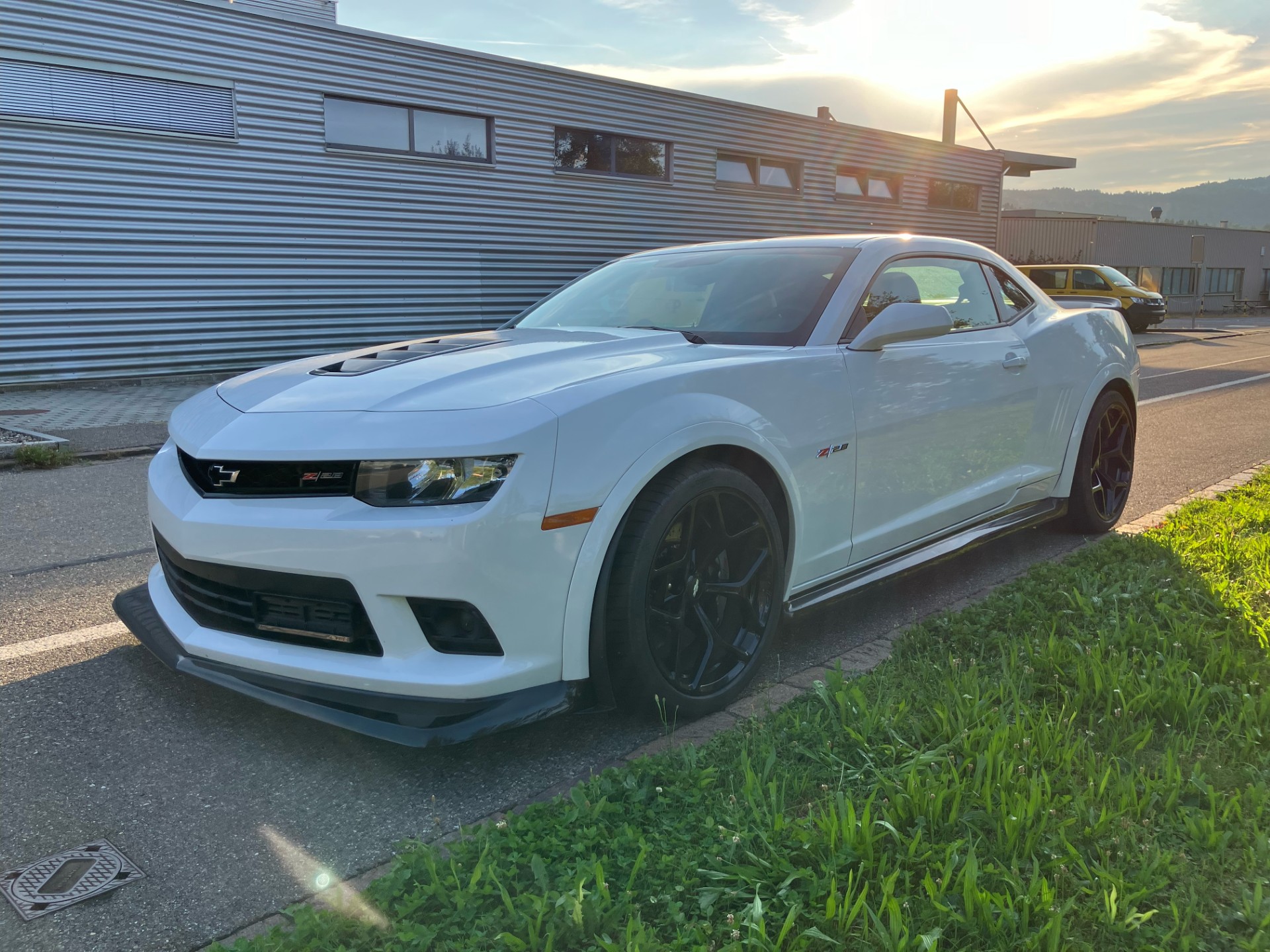 CHEVROLET Camaro Z28-image-2