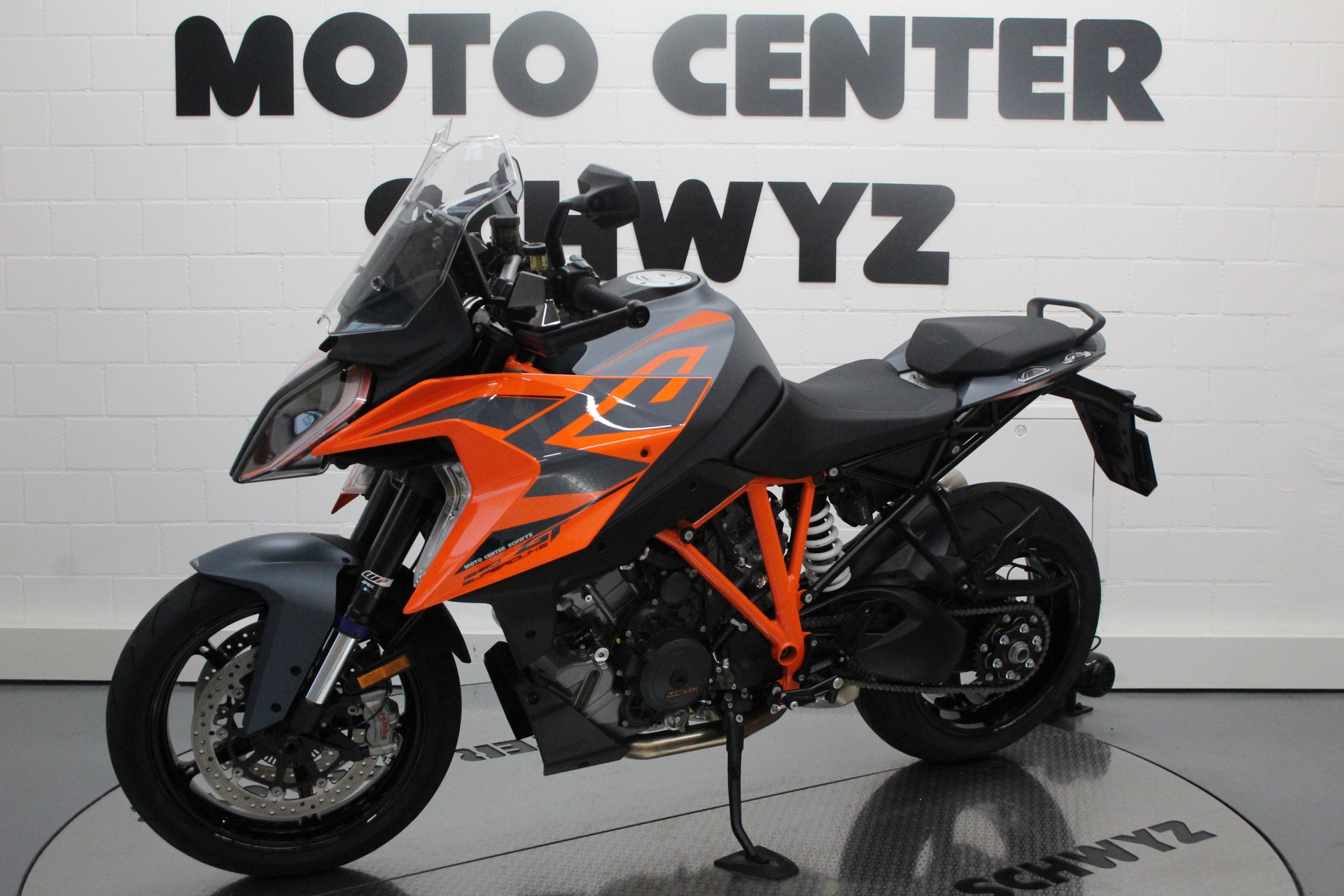 KTM 1290 Super Duke GT MY 2023-image-5