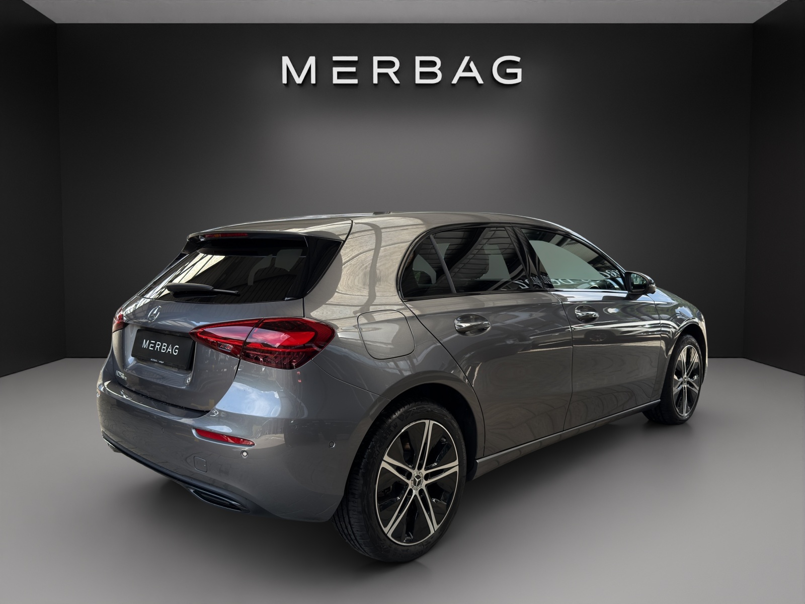 MERCEDES-BENZ A 250 e 8G-DCT-image-4