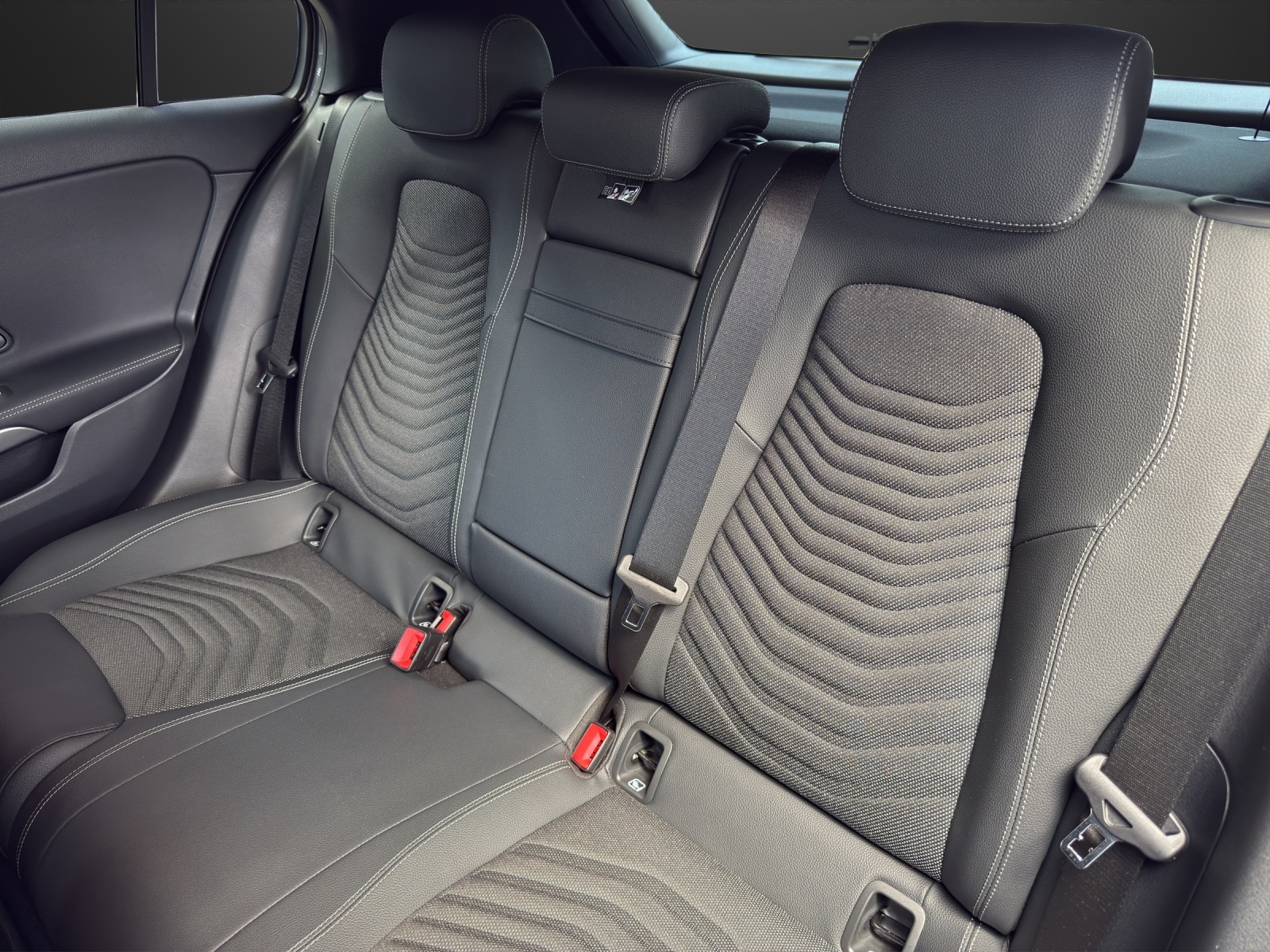 MERCEDES-BENZ A 250 e 8G-DCT-image-14