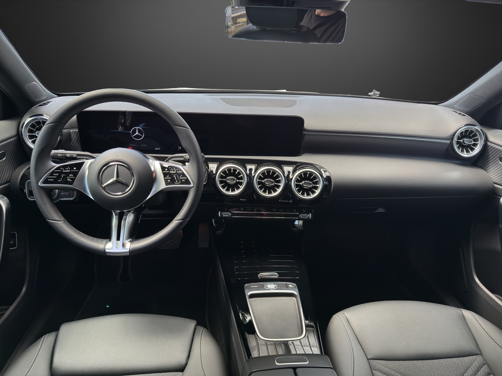 MERCEDES-BENZ A 250 e 8G-DCT-image-10