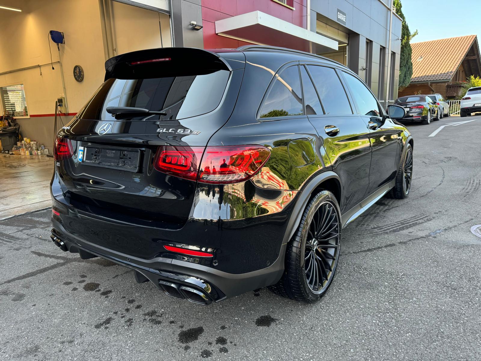 MERCEDES-BENZ GLC 63 S AMG 4Matic 9G-Tronic-image-2