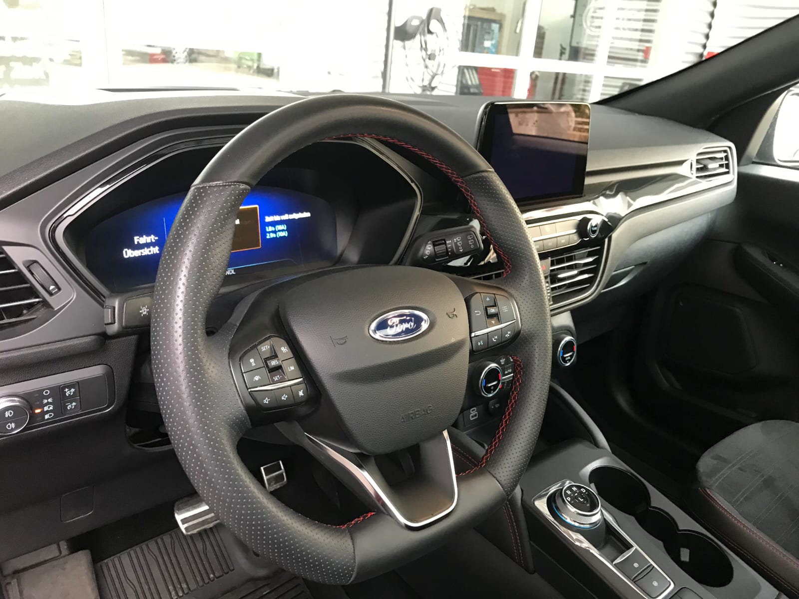 FORD Kuga 2.5 Plug-in Hybrid ST-Line X-image-4