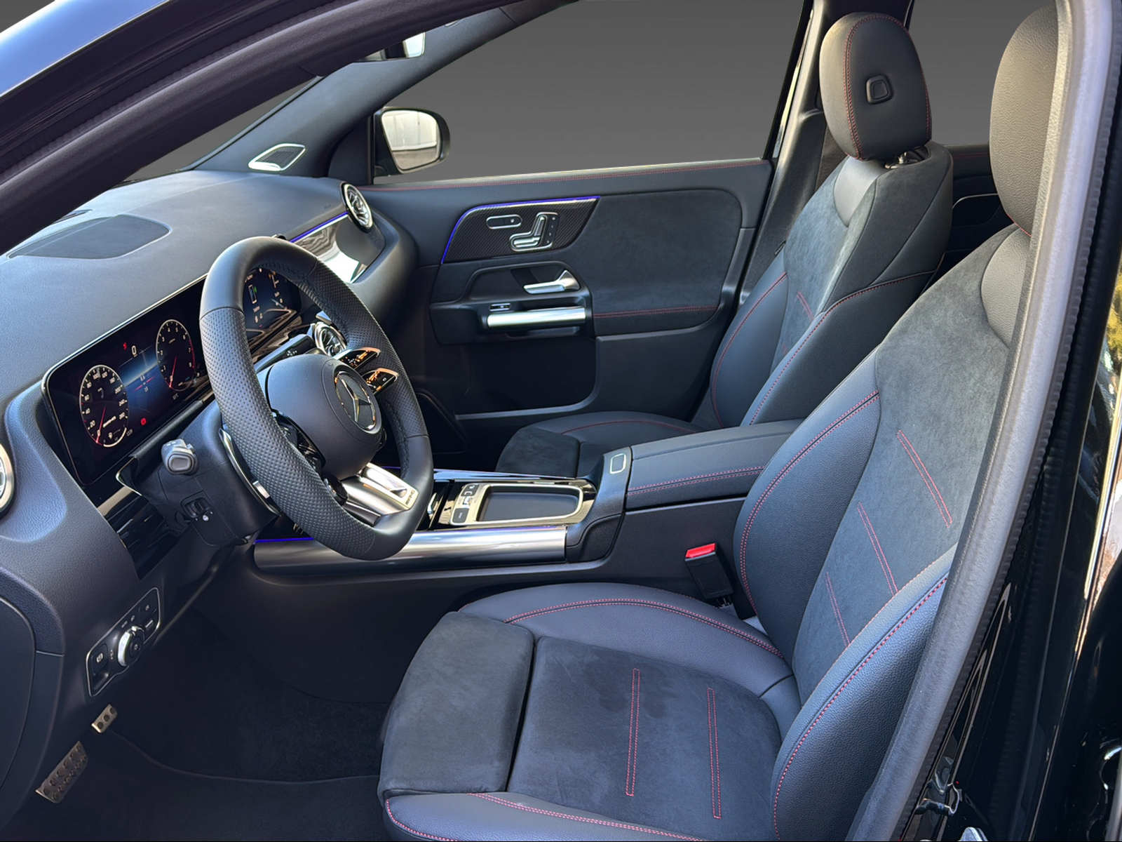 MERCEDES-BENZ GLA 35 4Matic-image-8