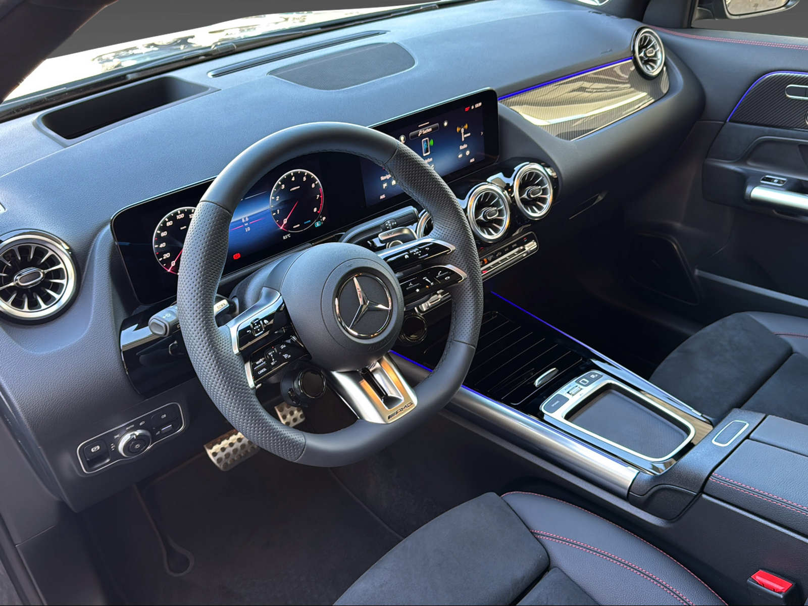 MERCEDES-BENZ GLA 35 4Matic-image-6