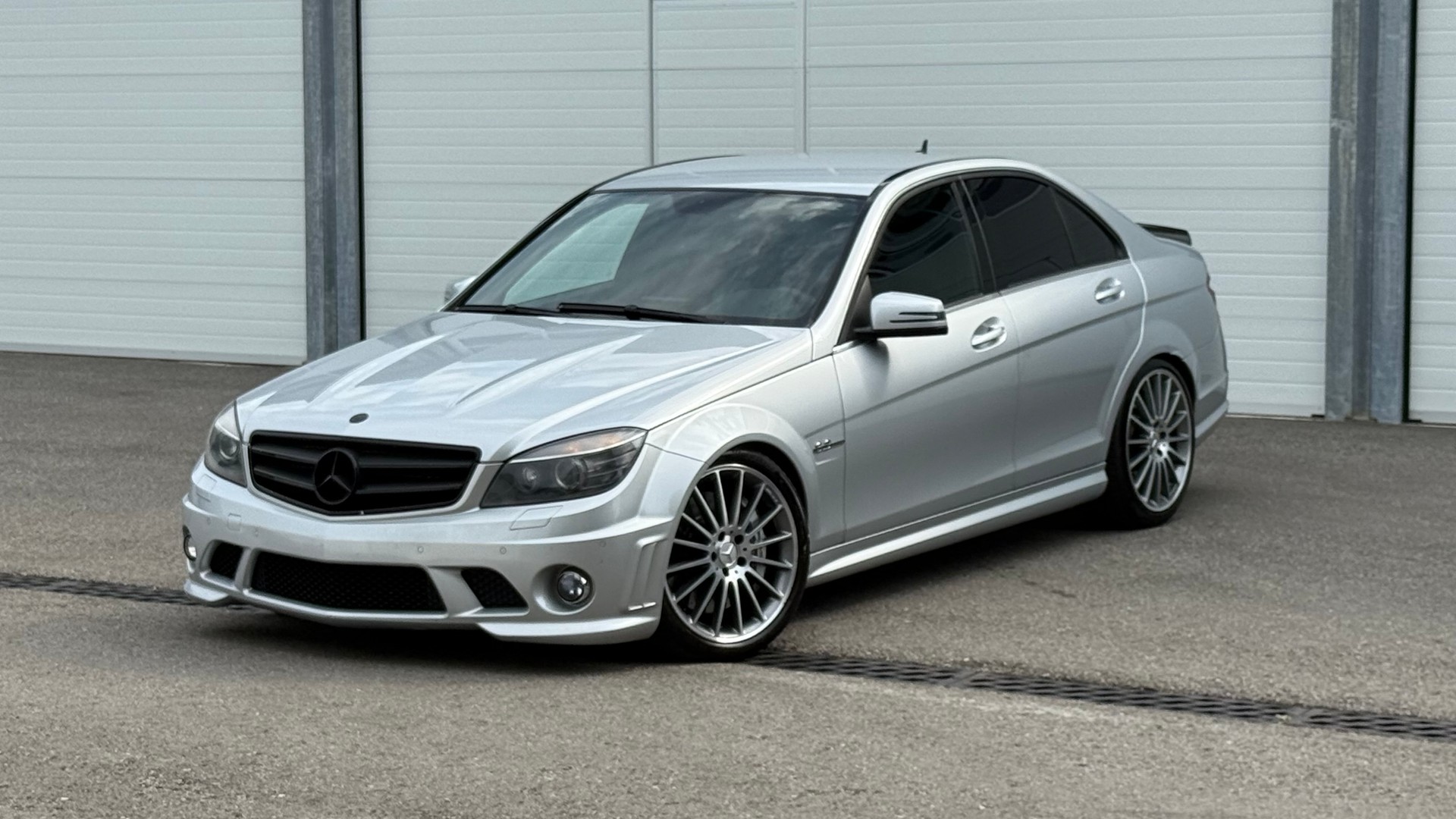 MERCEDES-BENZ C 63 AMG Avantgarde 7G-Tronic-showroom-element-1
