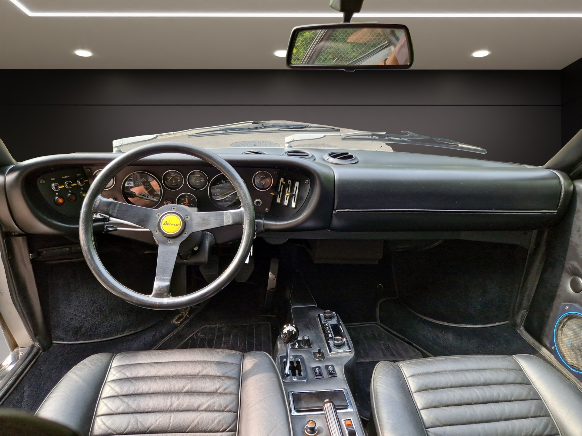 FERRARI 208 Dino 208 GT4-image-9