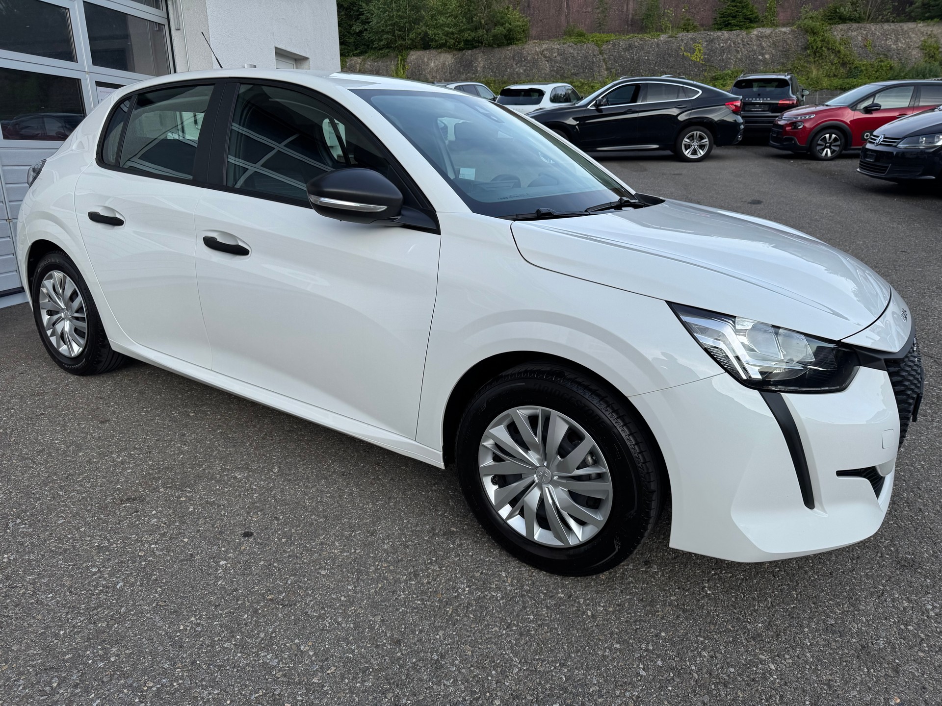 PEUGEOT 208 1.2 PureTech Active-image-3