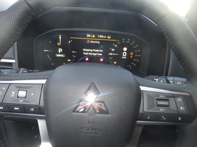 MITSUBISHI Outlander 2.4 PHEV Invite 4x4-image-7