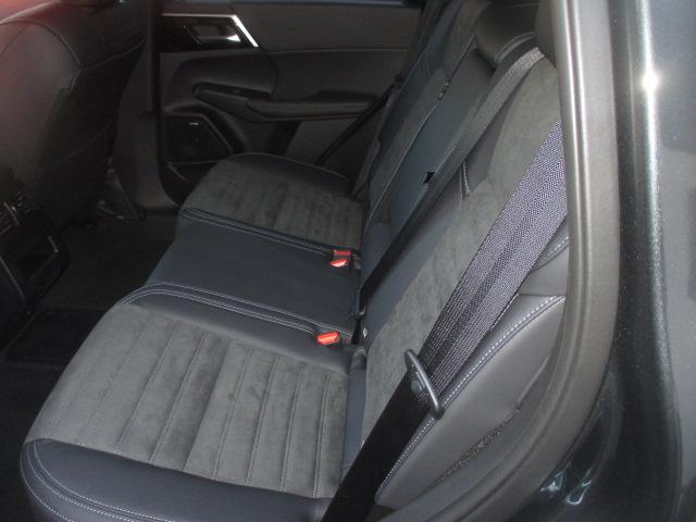 MITSUBISHI Outlander 2.4 PHEV Invite 4x4-image-13