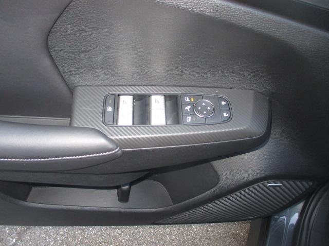 MITSUBISHI Outlander 2.4 PHEV Invite 4x4-image-12