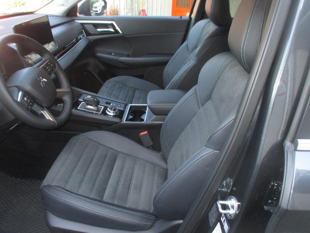 MITSUBISHI Outlander 2.4 PHEV Invite 4x4-image-6